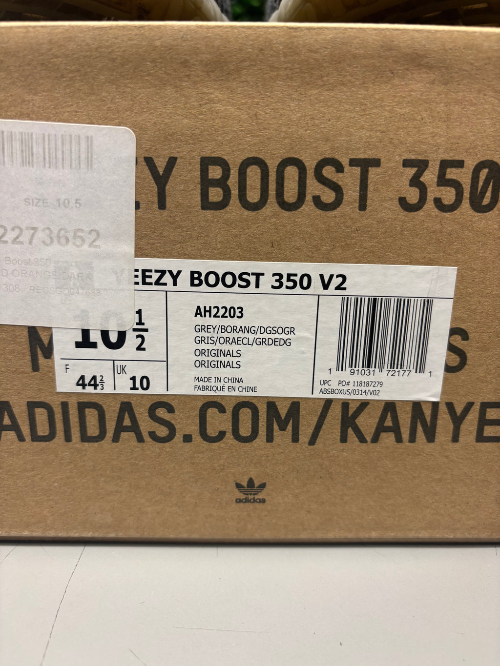 Yeezy 350 V2 "Beluga 2.0" Size 10.5 Preowned