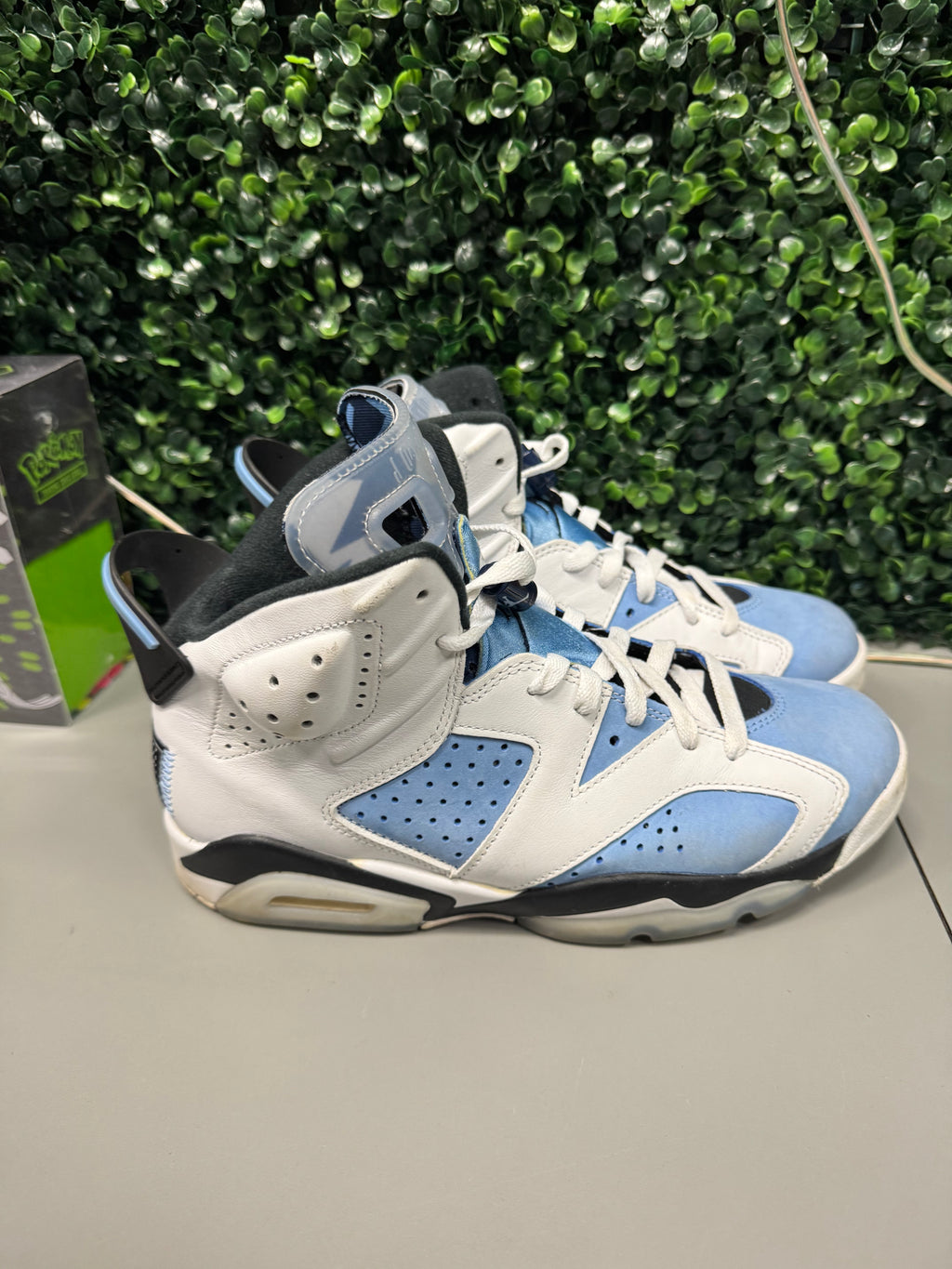 Jordan 6 "UNC" Size 8.5 Preowned