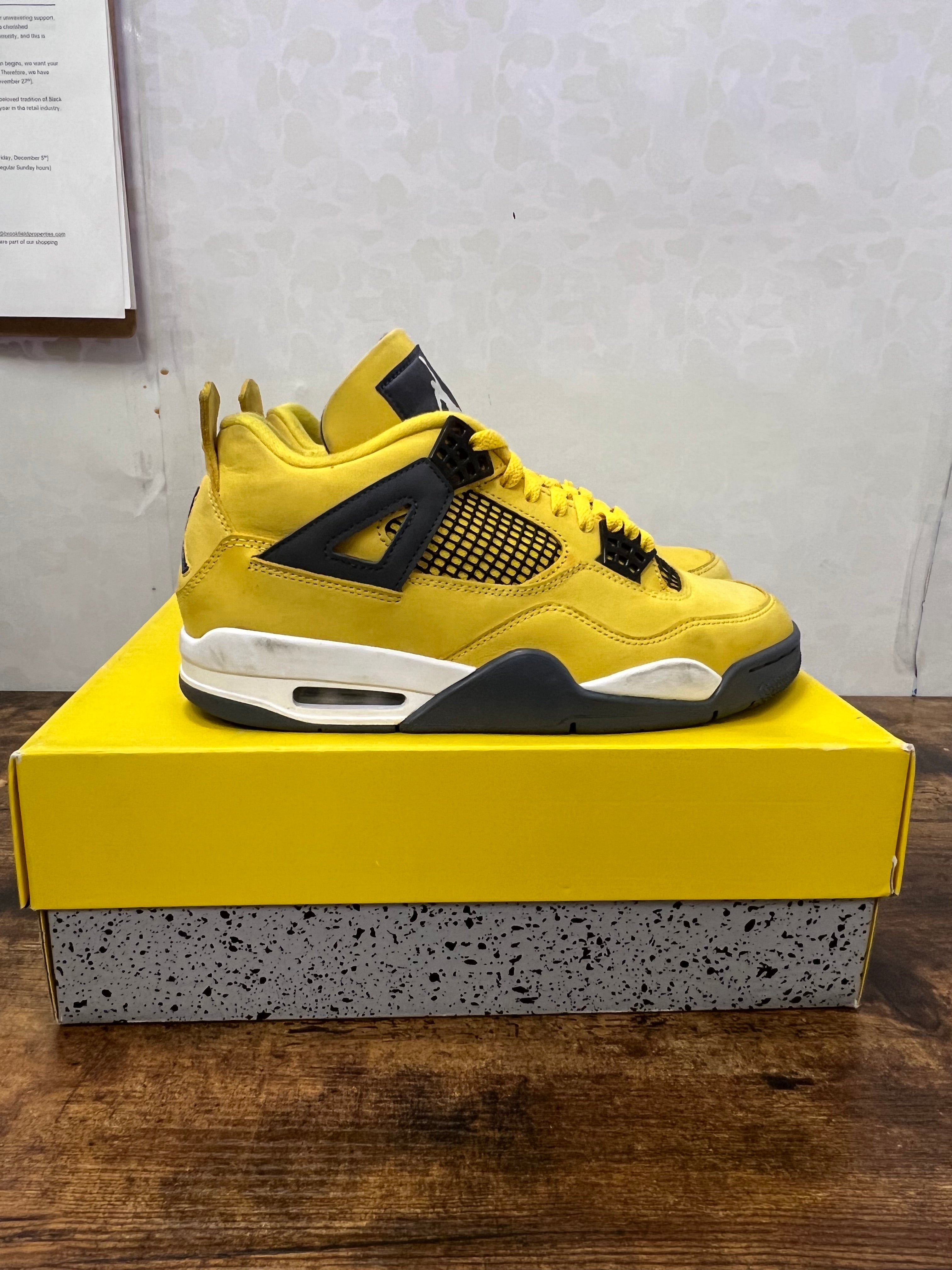 Jordan 4 lighting preowned size 8.5M