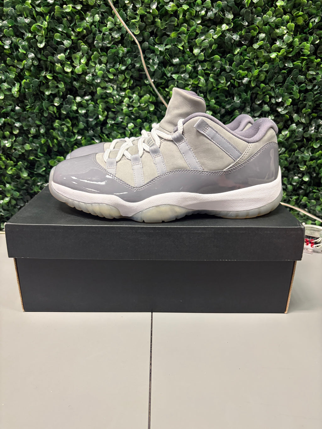 Jordan 11 Retro Low "Cool Grey" Size 9.5 Preowned