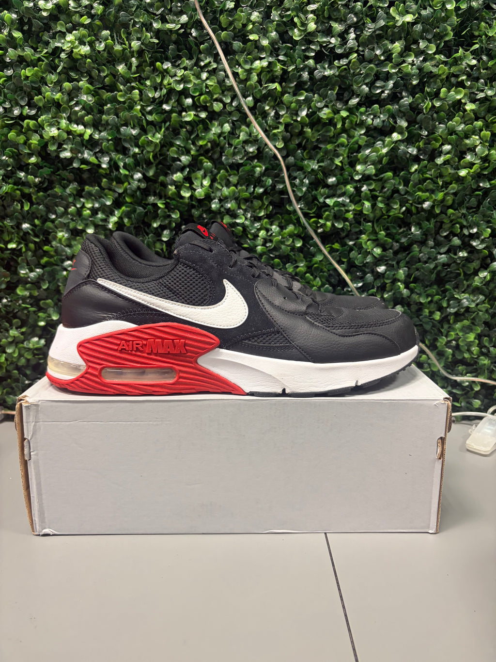 Nike Air Max Excee "Bred" Size 14 Preowned