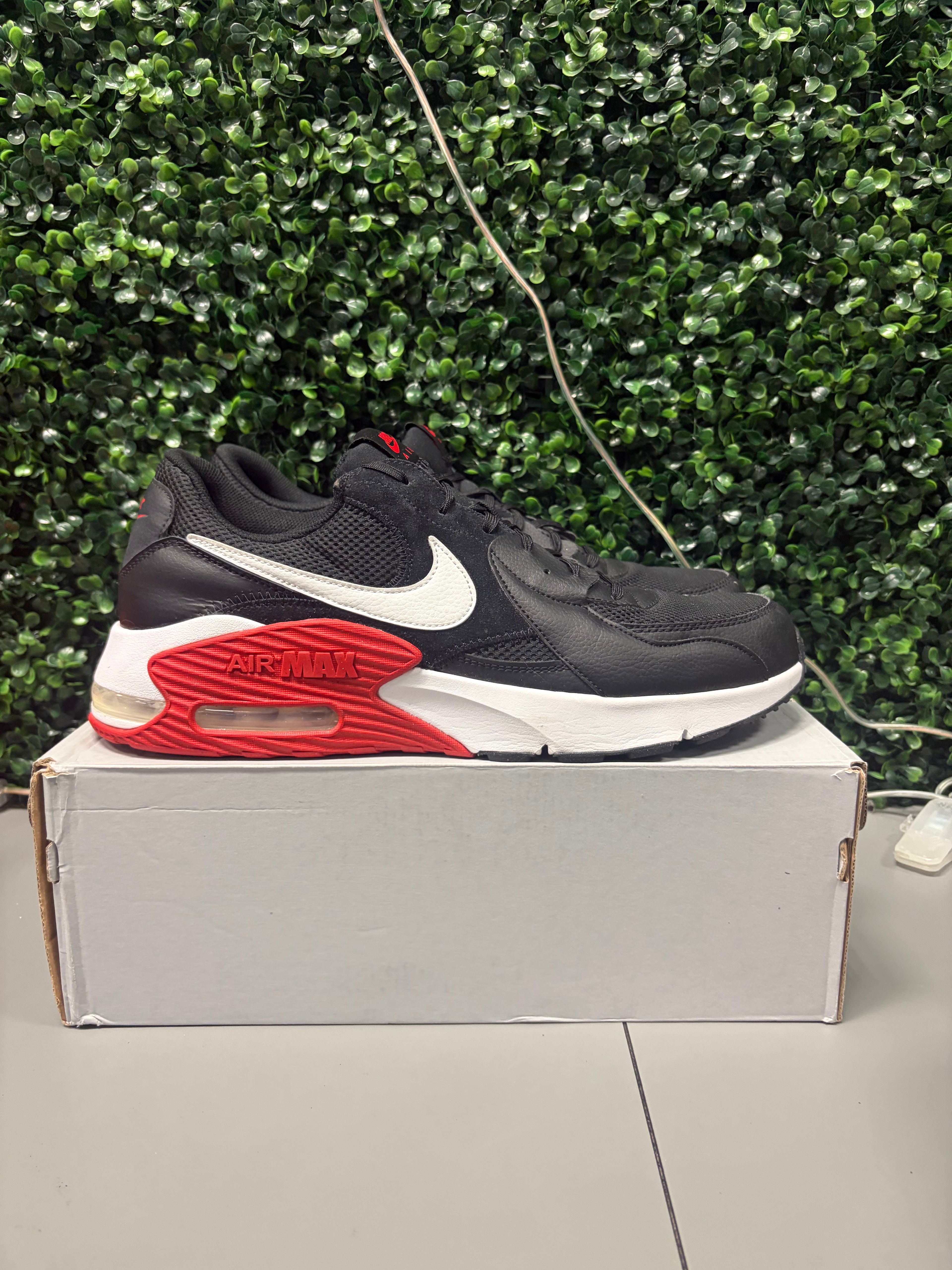Nike Air Max Excee "Bred" Size 14 Preowned