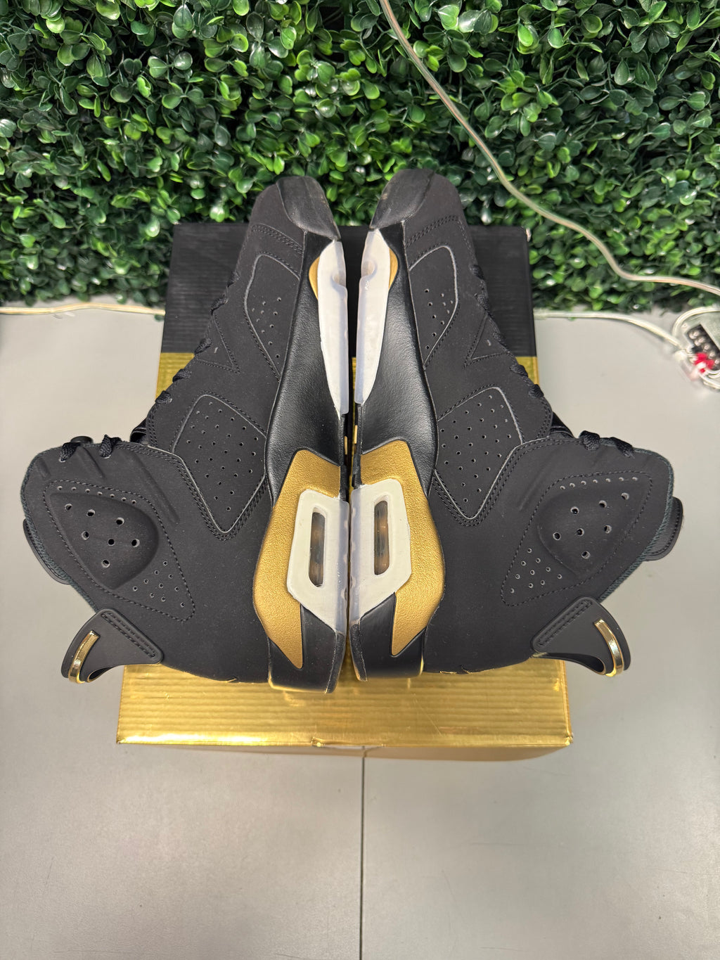 Jordan 6 "DMP 2020" Size 9.5 Preowned