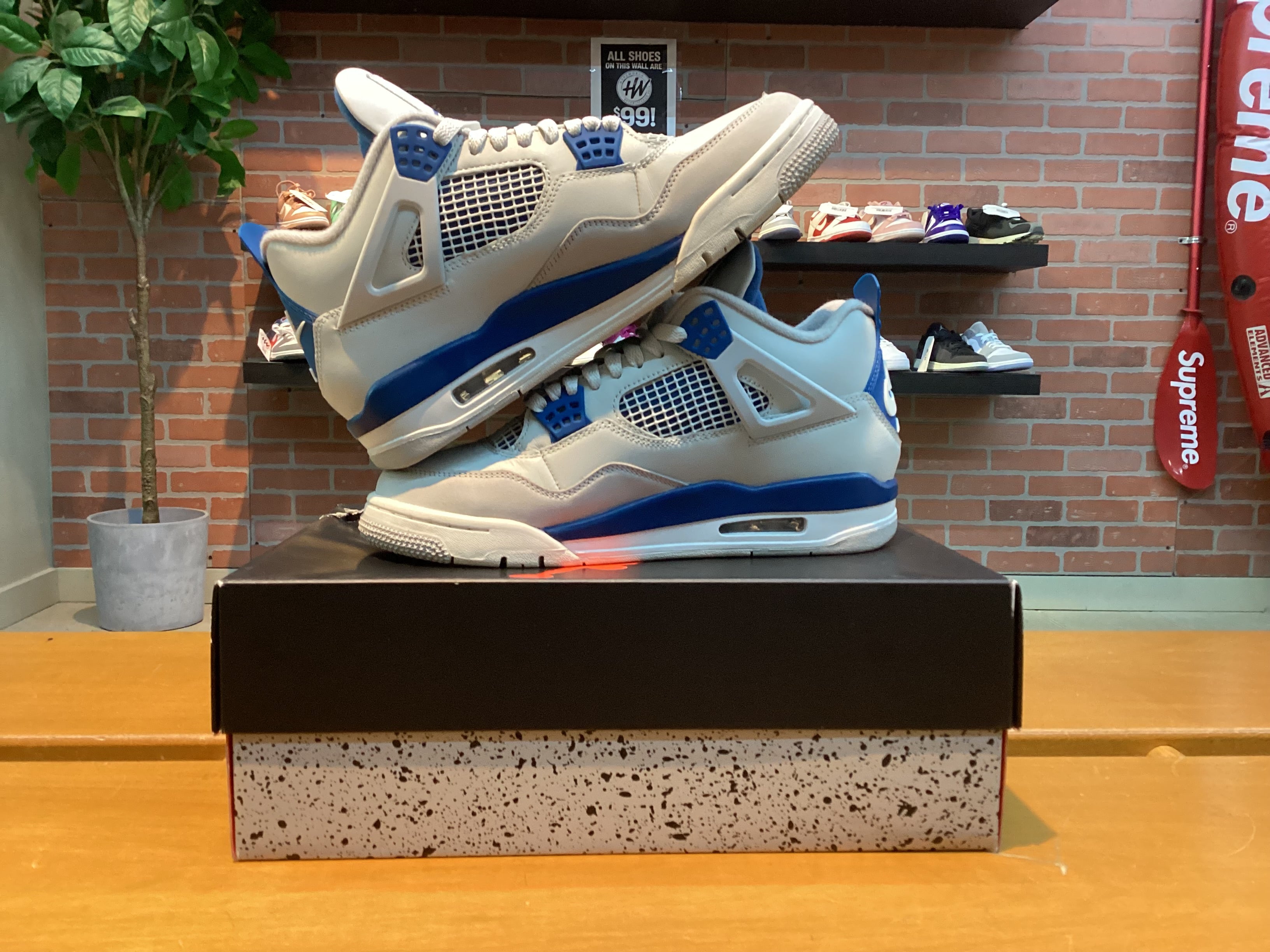 Jordan 4 Military Blue Size 9 Preowned
