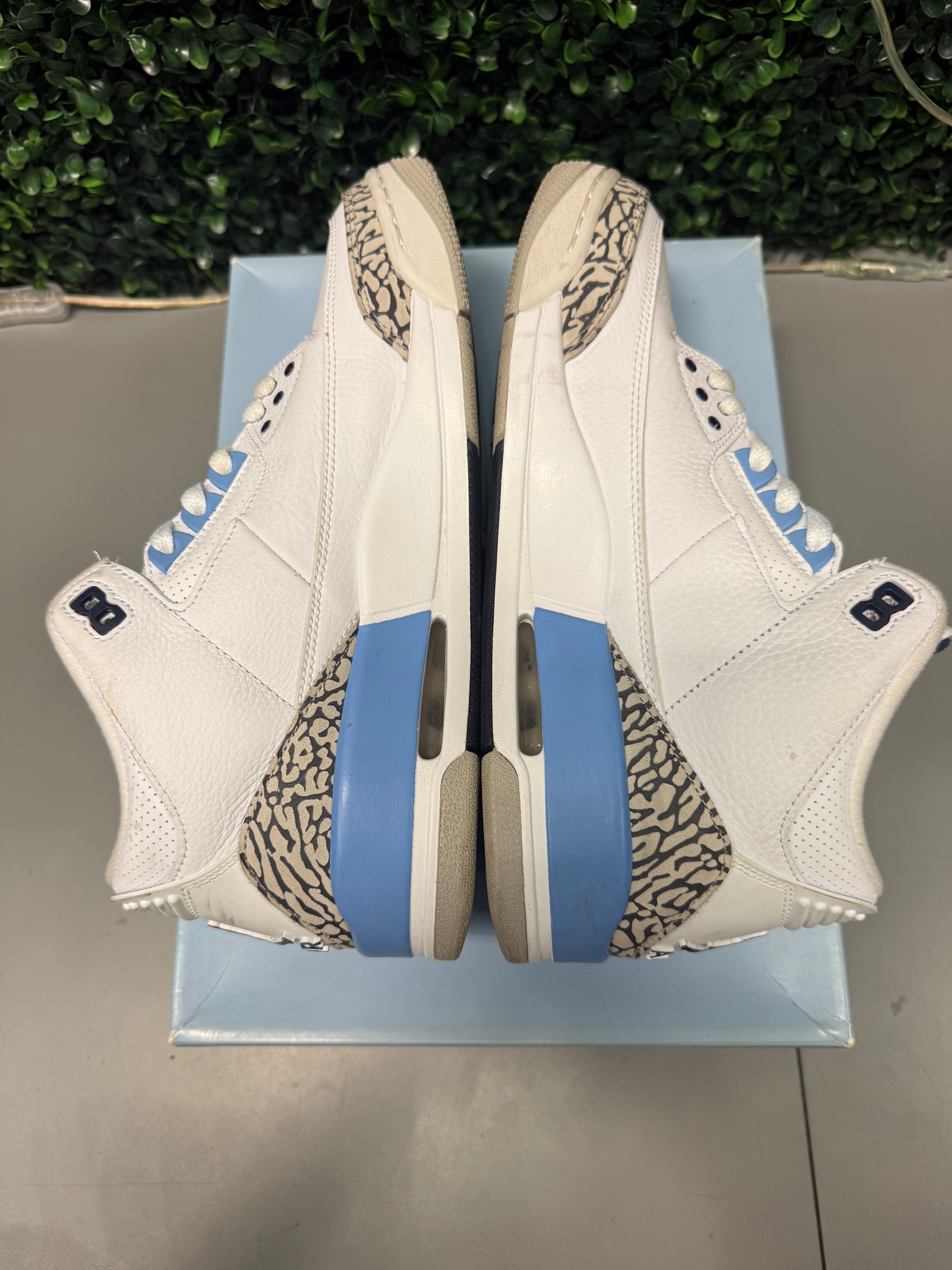 Jordan 3 Retro "UNC" Size 9 Preowned