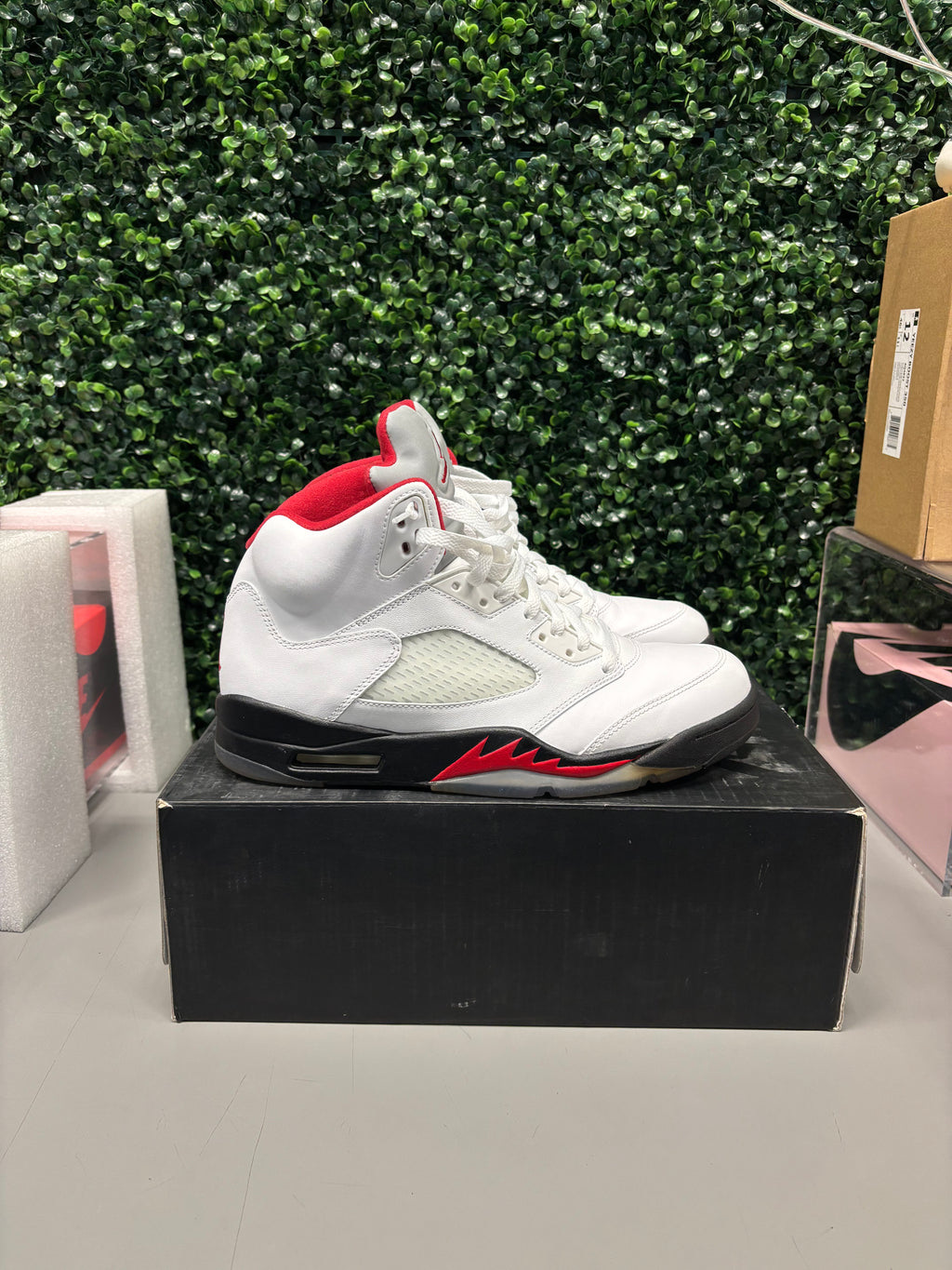 Jordan 5 "Fire Red 2013" Size 10 Preowned