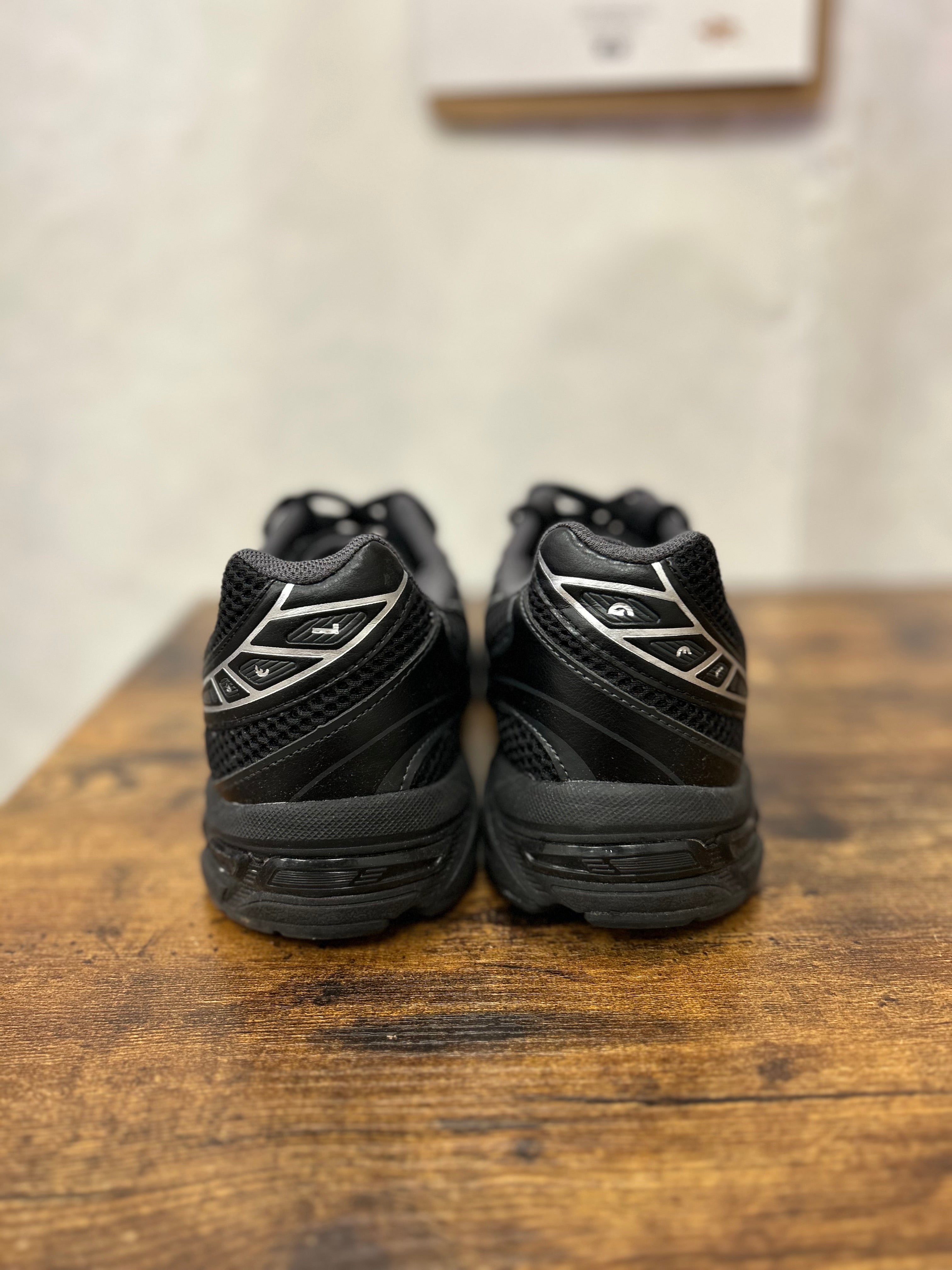 ASICS Gel-1130 “Black Pure Silver” Size 9.5M Preowned