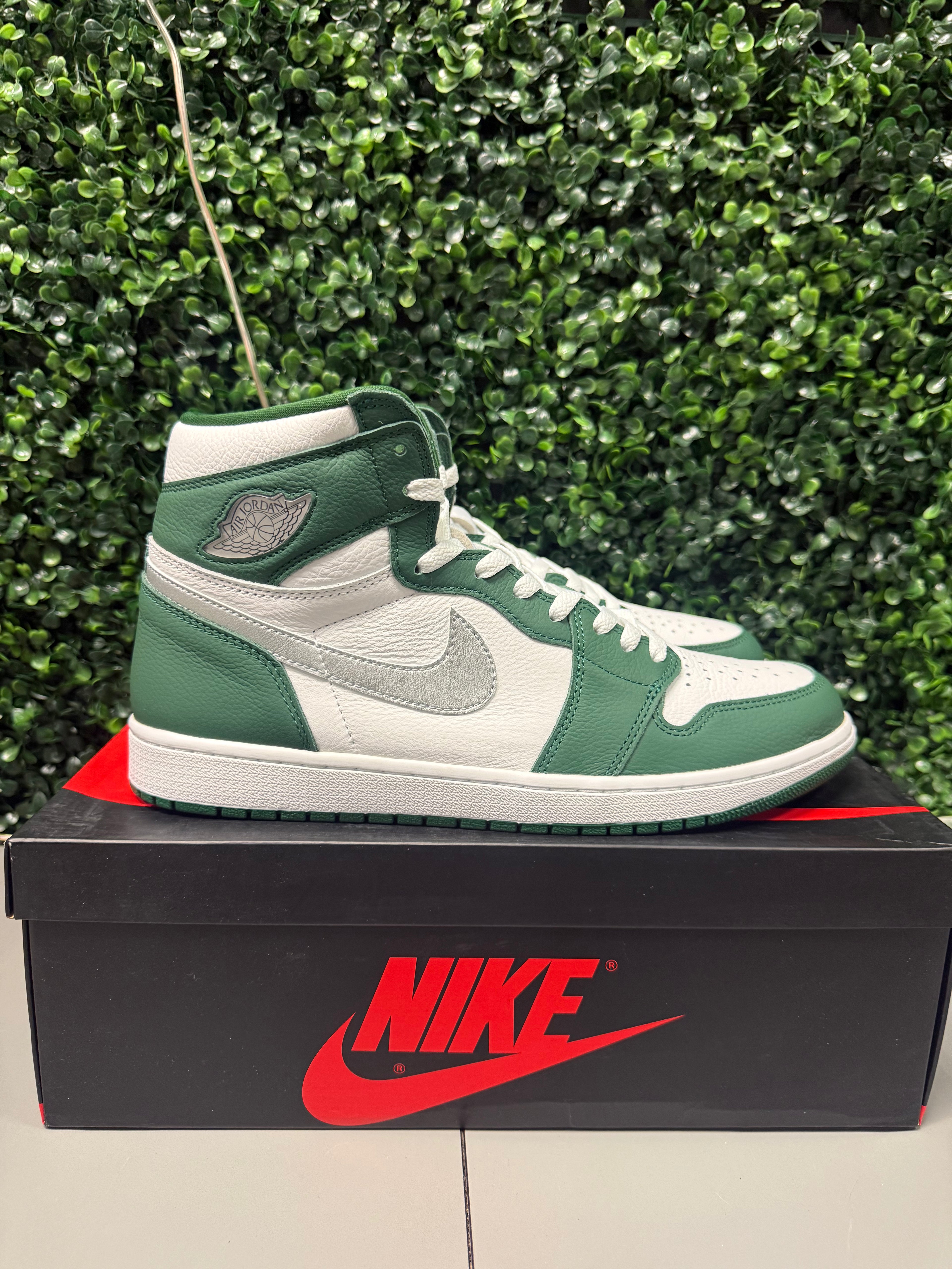 Jordan 1 Retro High OG Gorge Green "Size 13 Preowned