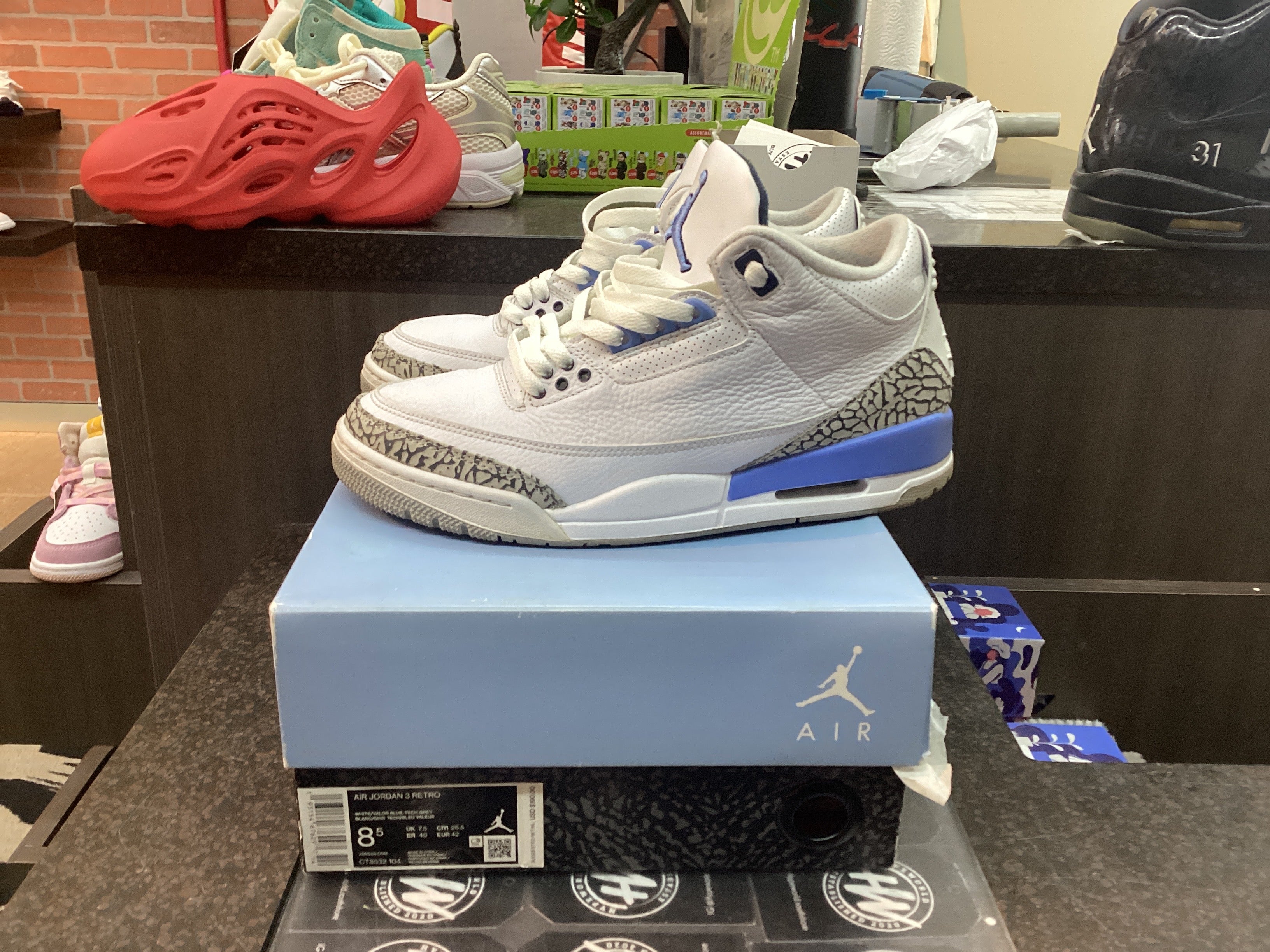 Jordan 3 “UNC” Size 8.5 Pre Owned