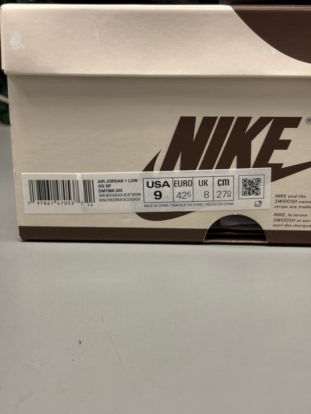 Jordan 1 Retro Low OG SP Travis Scott "Velvet Brown" Size 9 Preowned