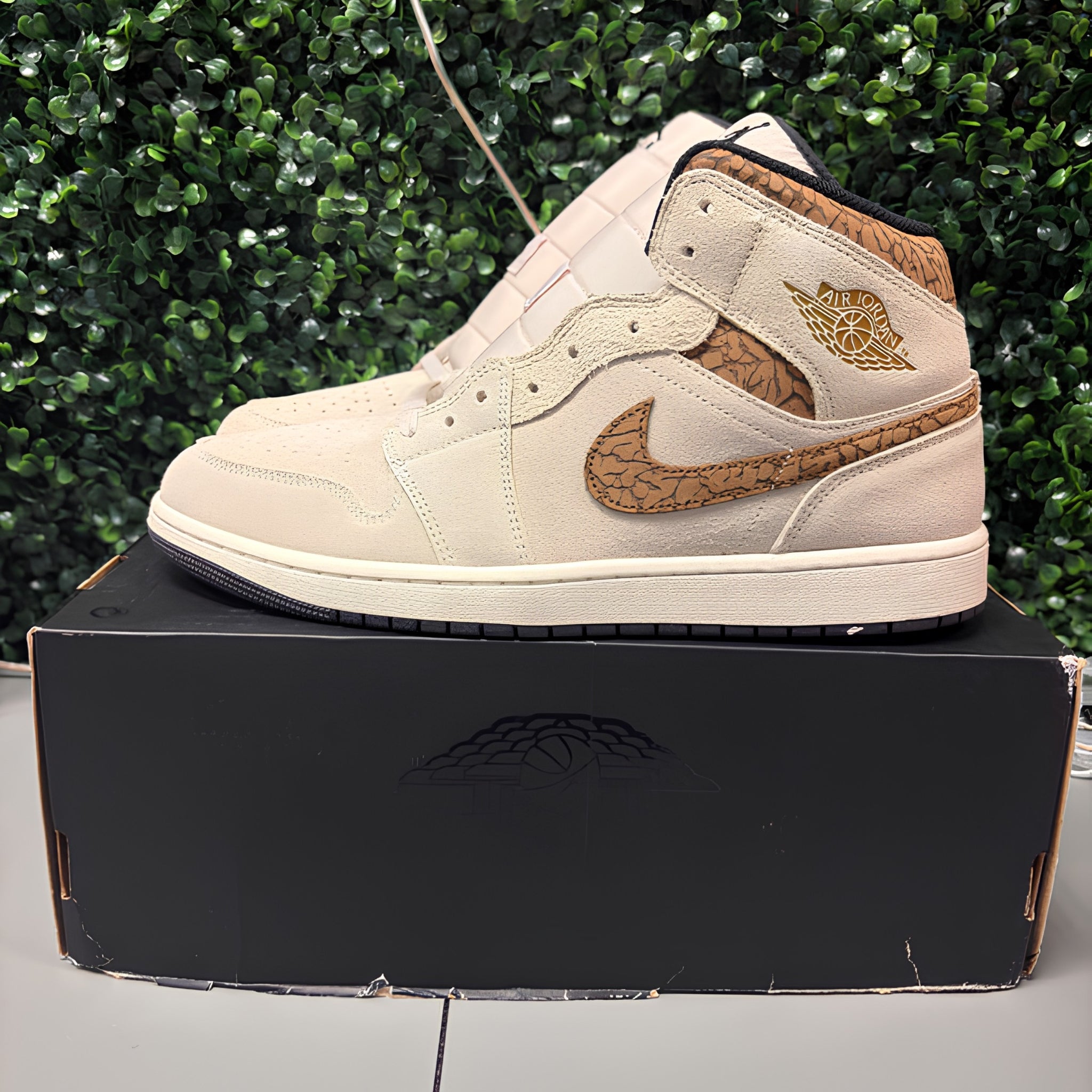 Jordan 1 Mid SE "Brown Elephant" Size 12 Preowned