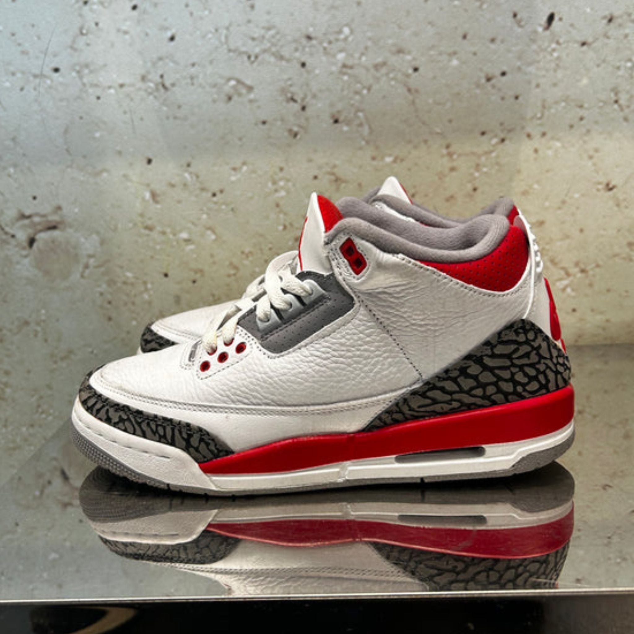 Jordan 3 "Fire Red" Size 6.5y Preowned