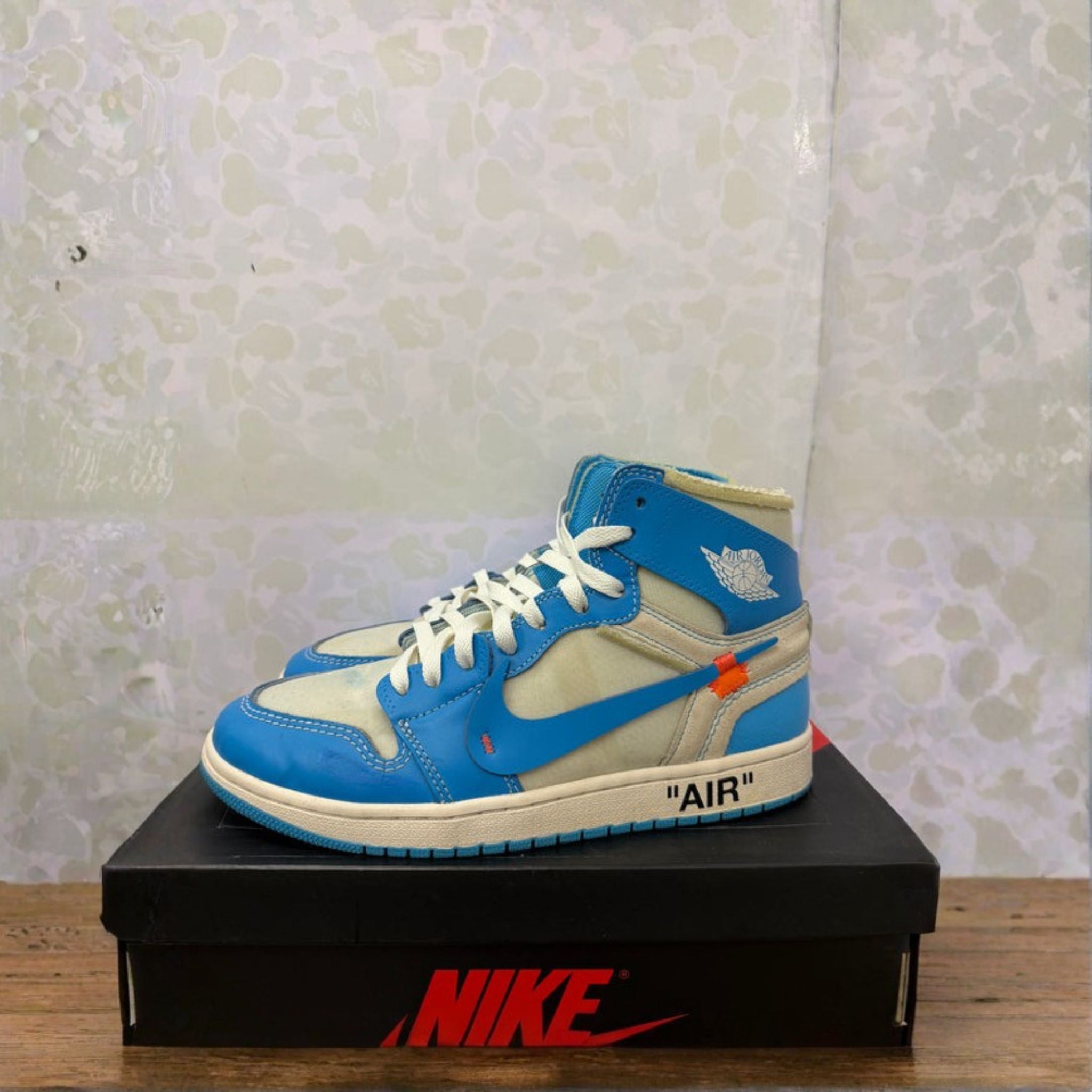 Jordan 1 High x Off White “University Blue” Size 8.5 Preowned