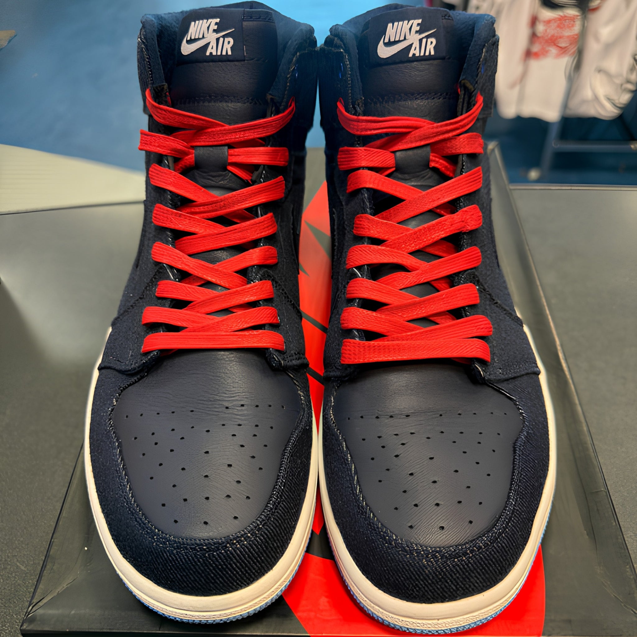 Jordan 1 Retro "Family Forever" Size 10 Preowned