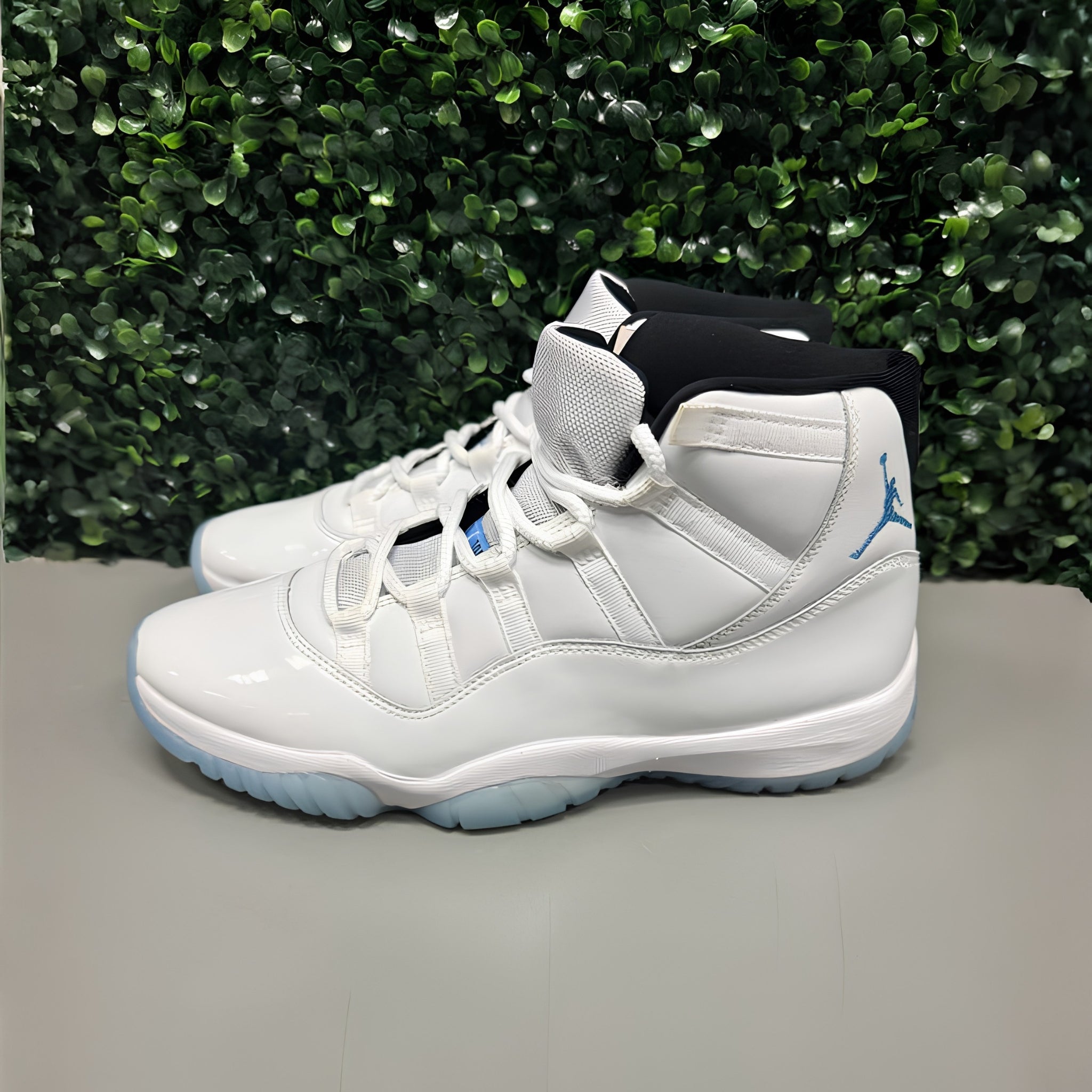 Jordan 11 High "Legend Blue" Size 11 Preowned