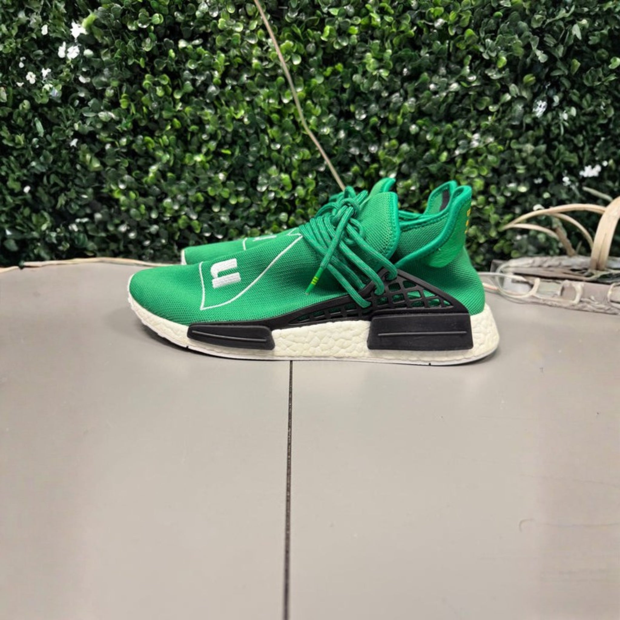 adidas NMD R1 Pharrell HU Green Size 10 Preowned