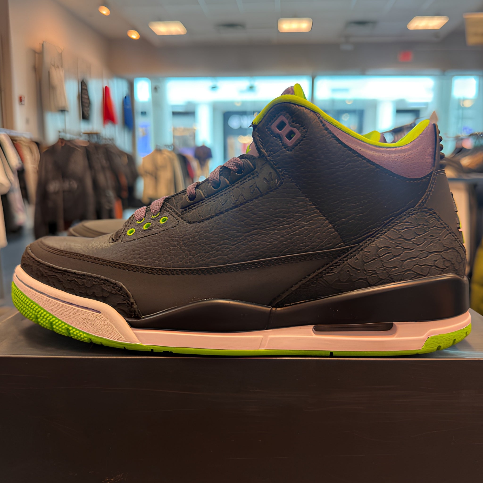 Jordan 3 Retro "Joker" Size 10 Preowned