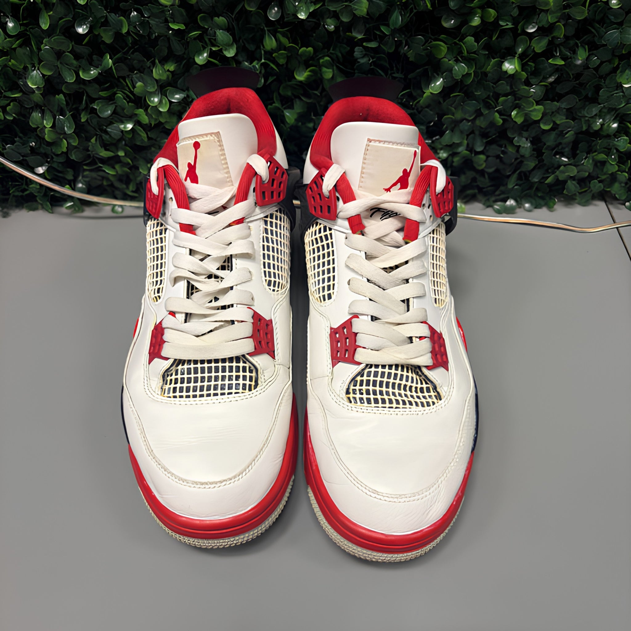 Jordan 4 Retro "Fire Red" Size 10.5 Preowned (NO BOX)