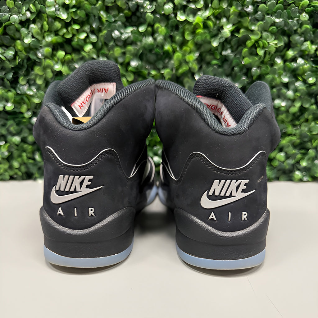 Jordan 5 "Metallic Reimagined" Size 5.5Y Preowned