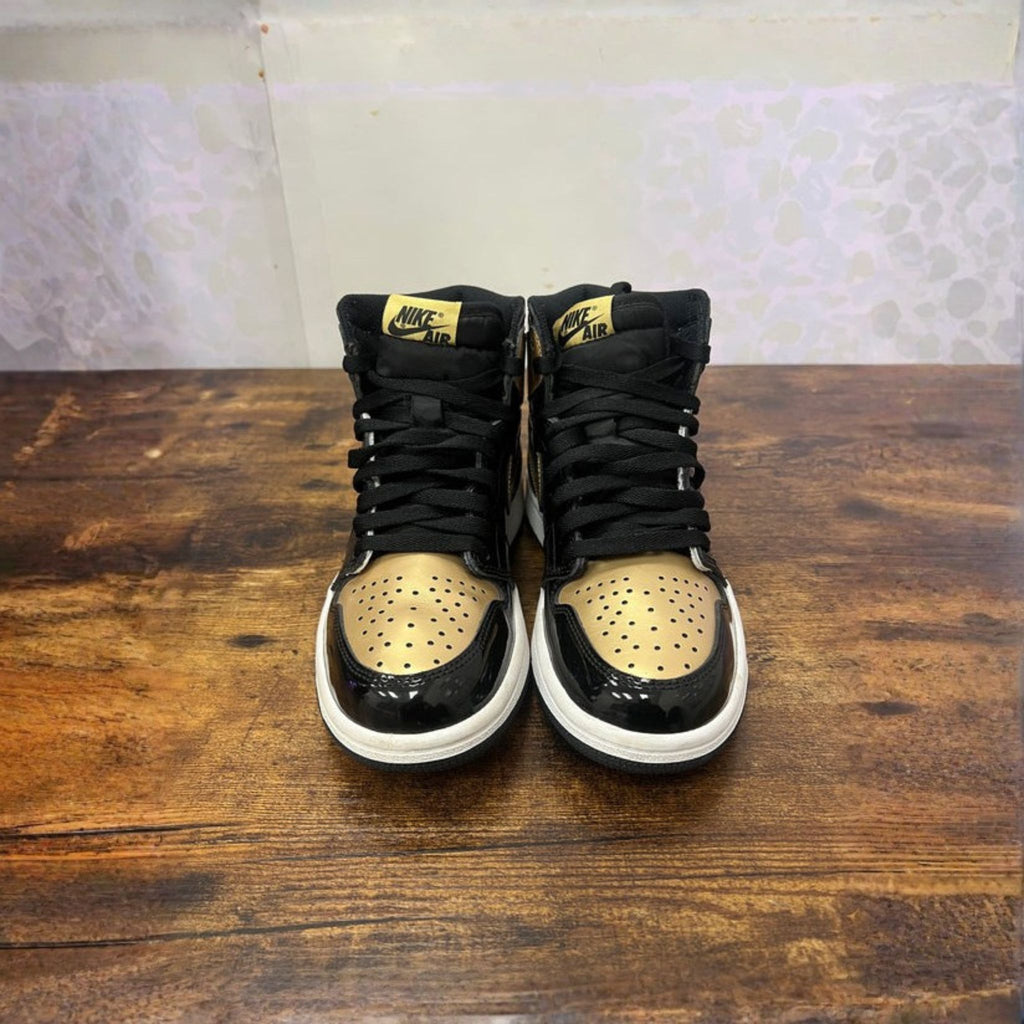 Jordan 1 “Patent Gold Toe” Size 5Y Preowned