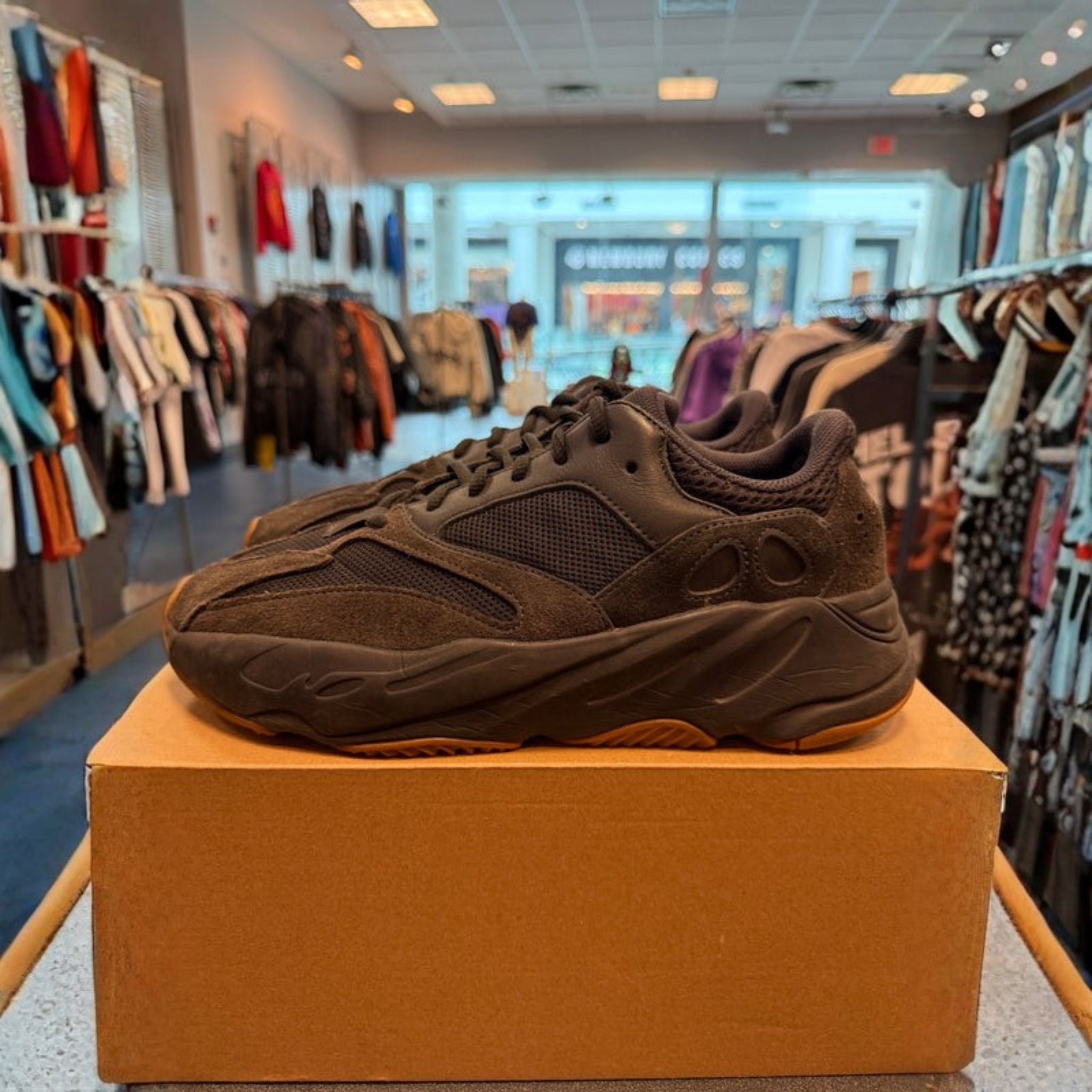adidas Yeezy Boost 700 'Utility Black' Size 10 Preowned