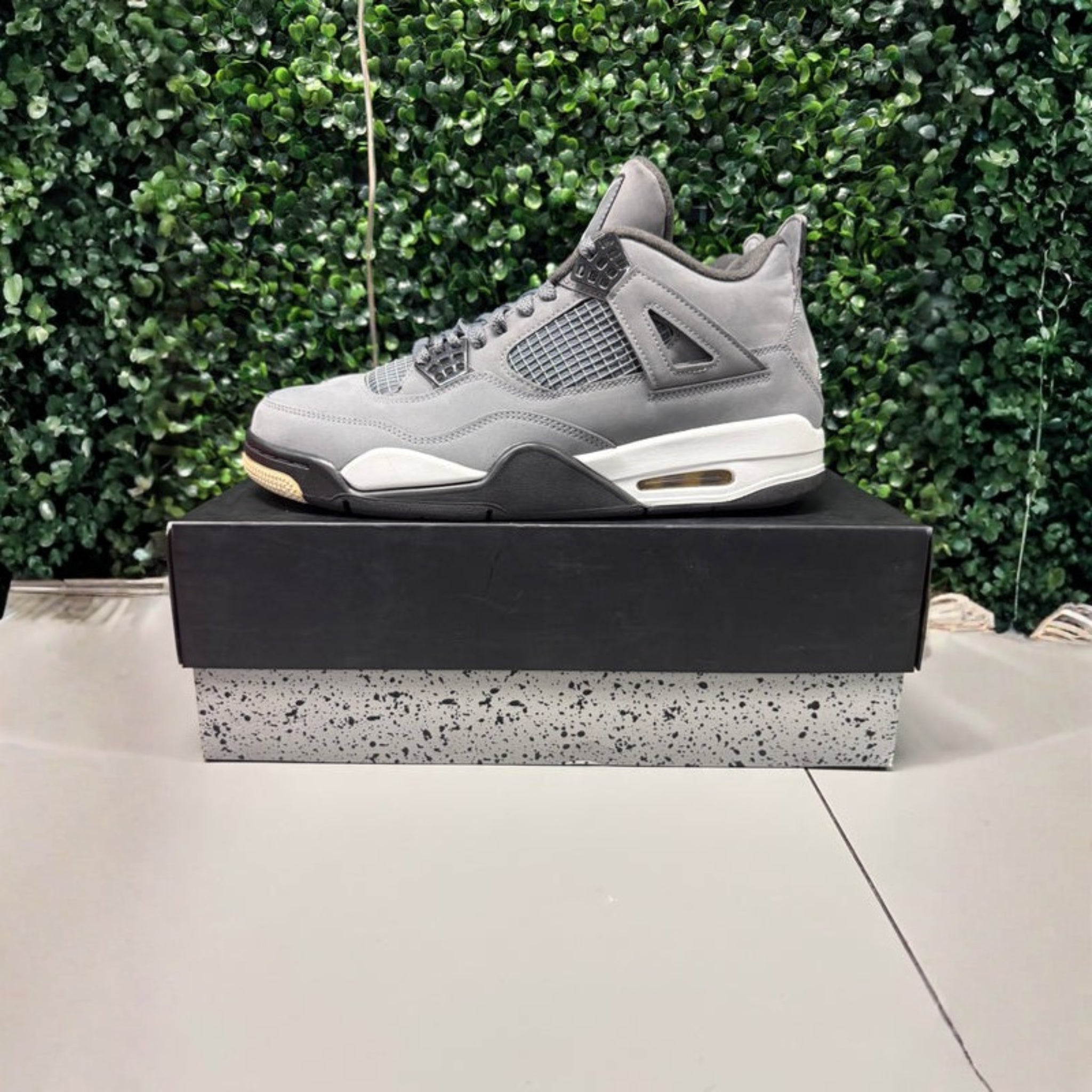 Jordan 4 Retro "Cool Grey" (2019) Size 11 Preowned