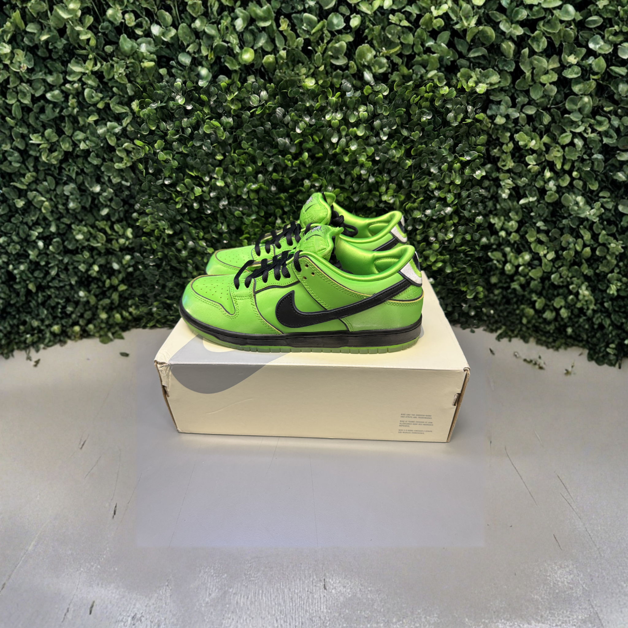 Nike Dunk Low SB Power Puff "Buttercup" Size 9.5 Preowned
