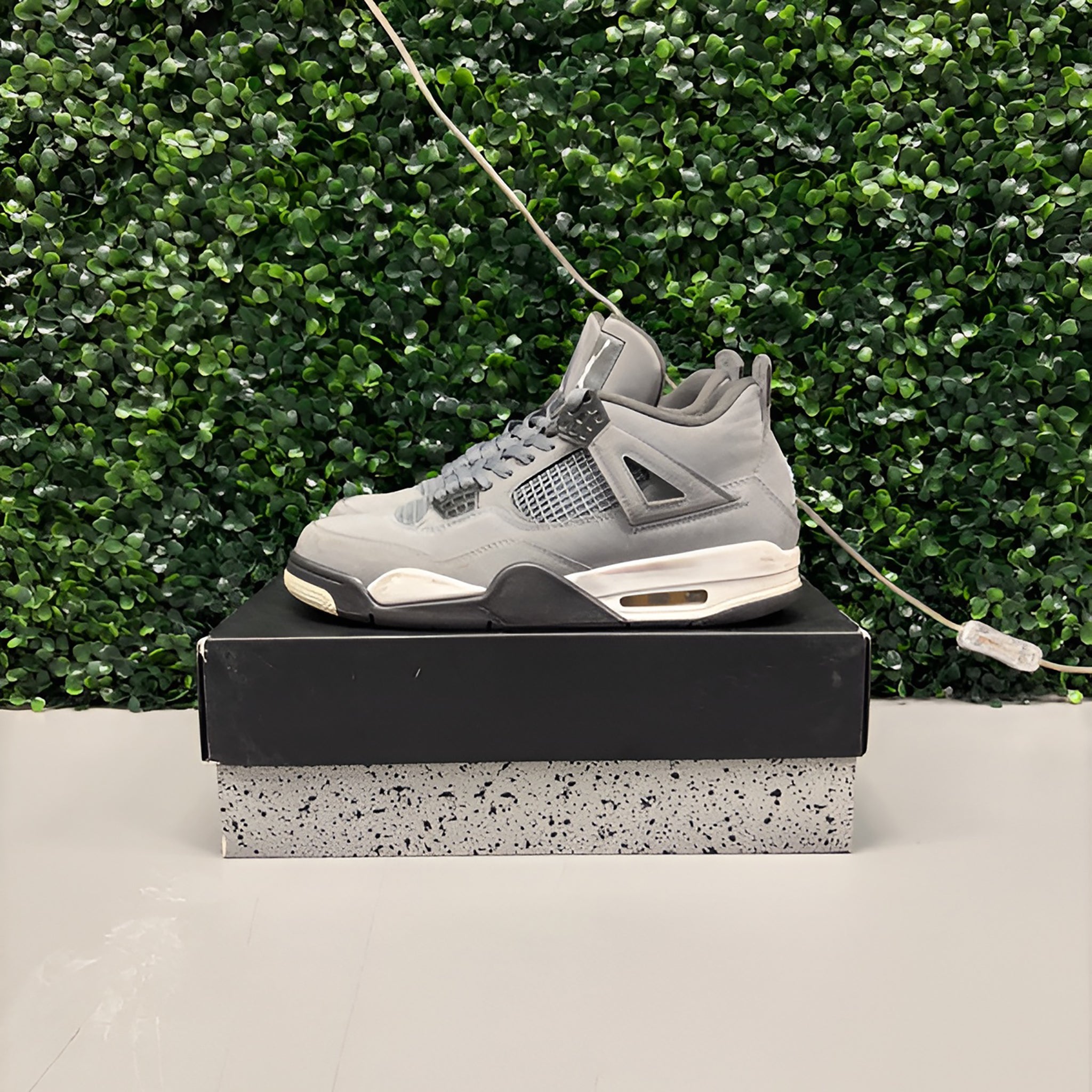 Jordan 4 Retro "Cool Grey" Size 9 Preowned