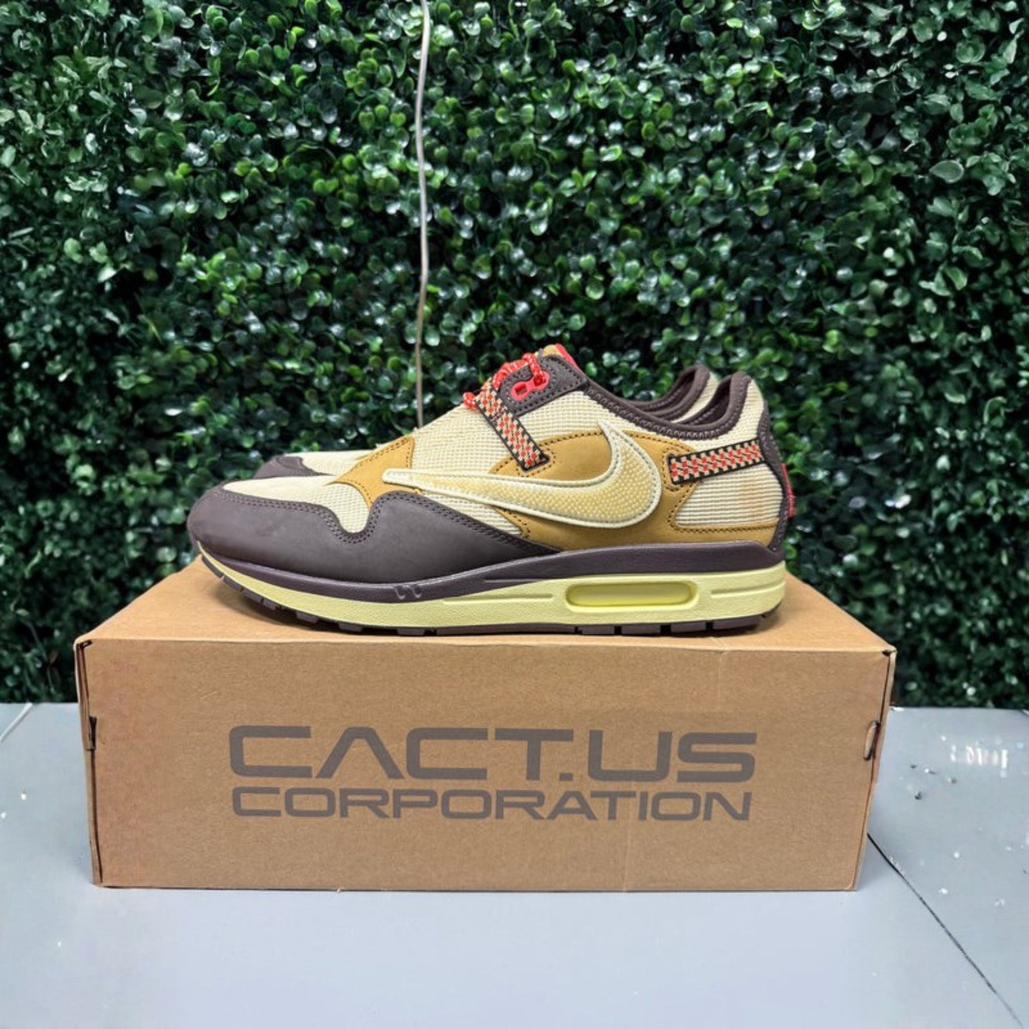 Nike Air Max 1 X Travis Scott "Baroque Brown" Size 11 Preowned
