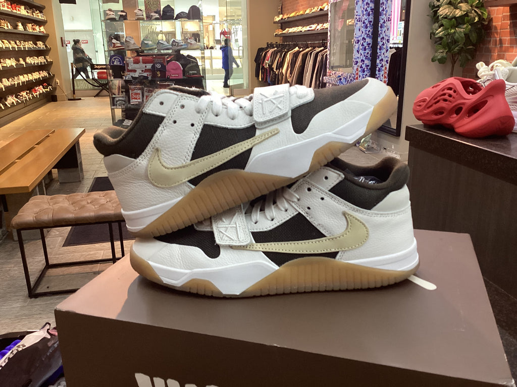 Travis Scott Jumpman Jack “Sail” Size 9 Pre Owned