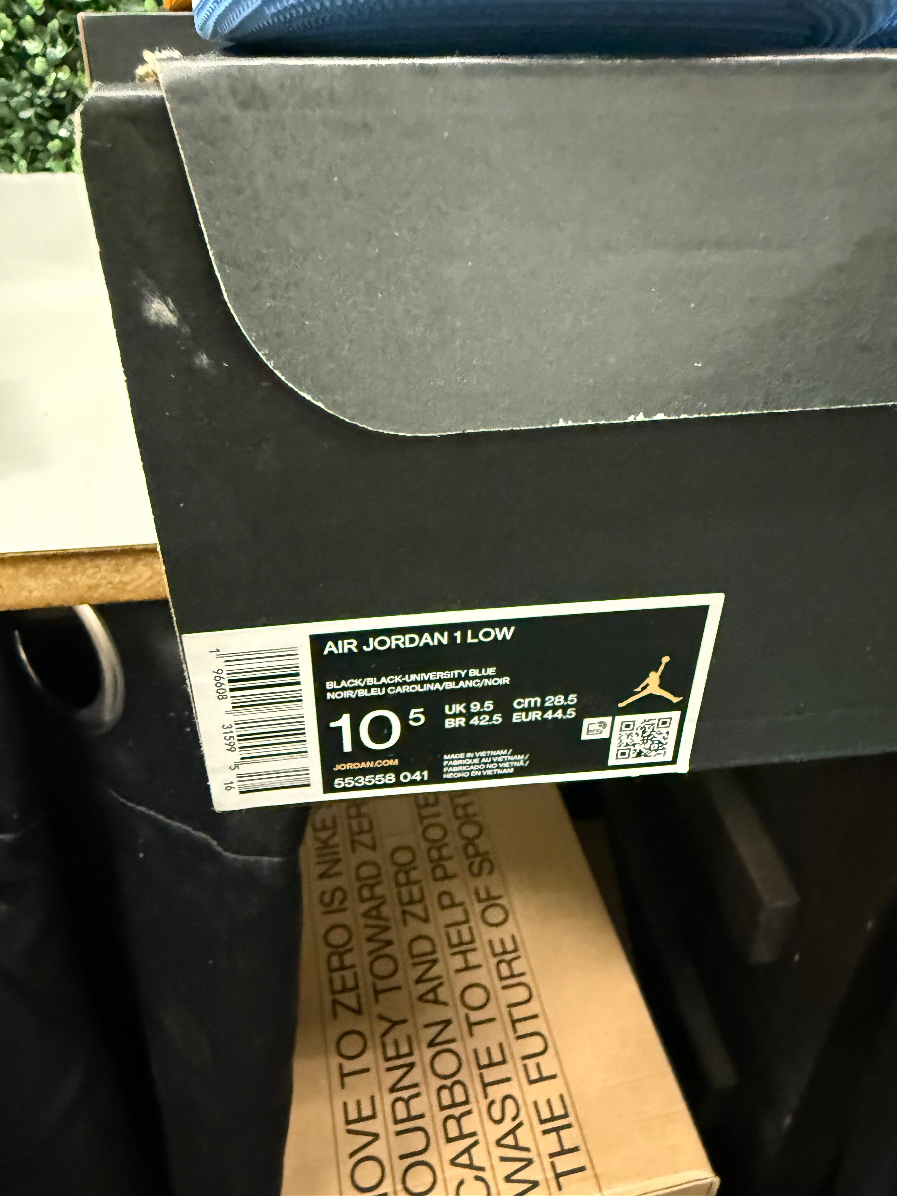 Jordan 1 Low "Black University Blue" Size 10.5 Preowned