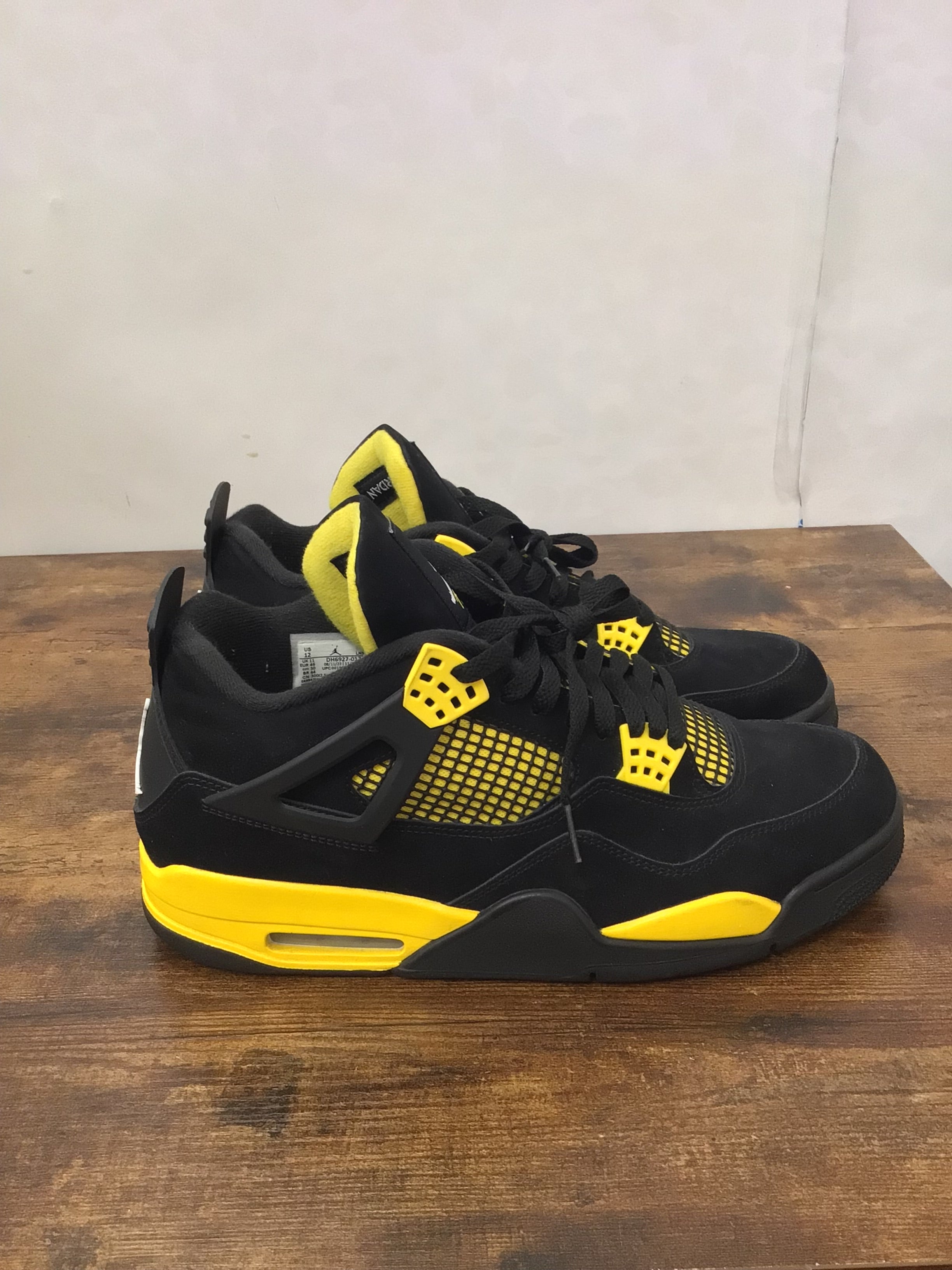 Jordan 4 Retro Thunder Size 12M Preowned(no box)