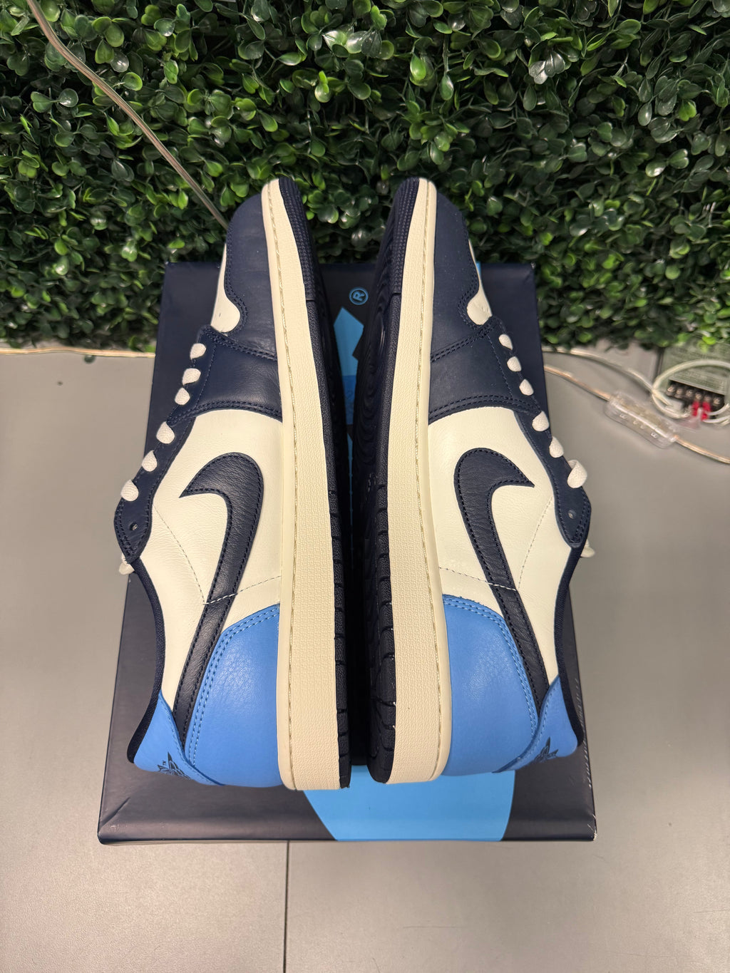 Jordan 1 Low "Obsidian" Size 13 Preowned