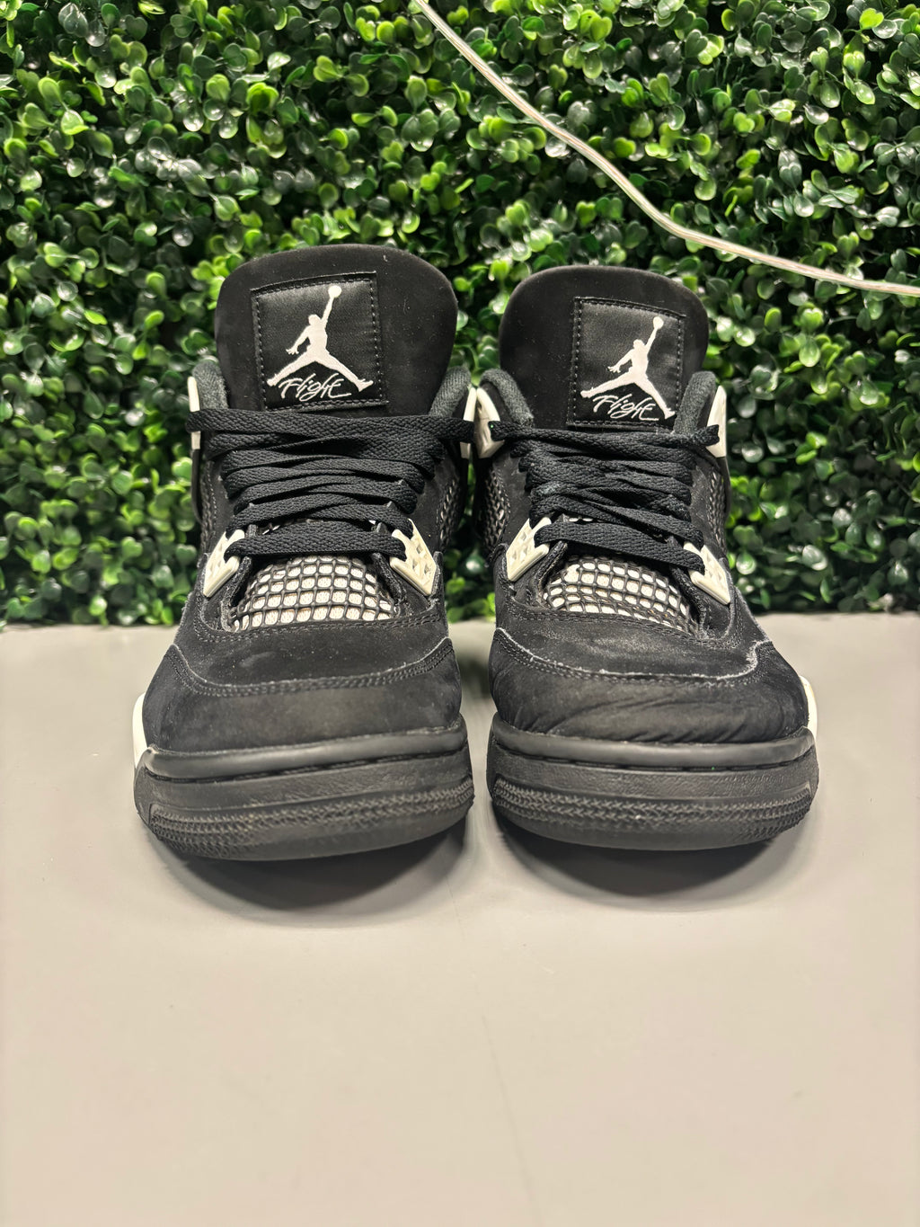 Jordan 4 "White Thunder" Size 7Y Preowned