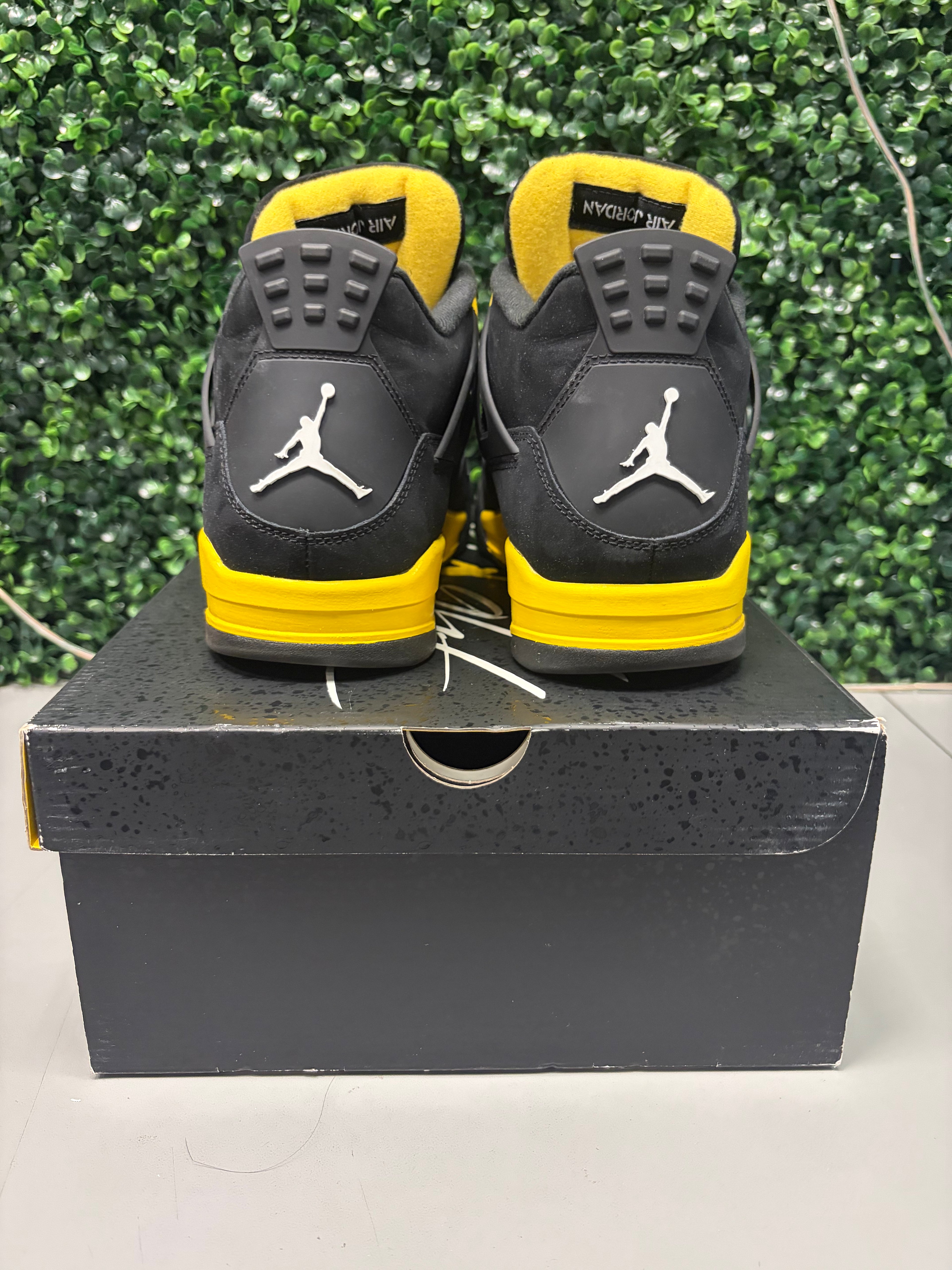 Jordan 4 Retro "Thunder" Size 12.5 Preowned