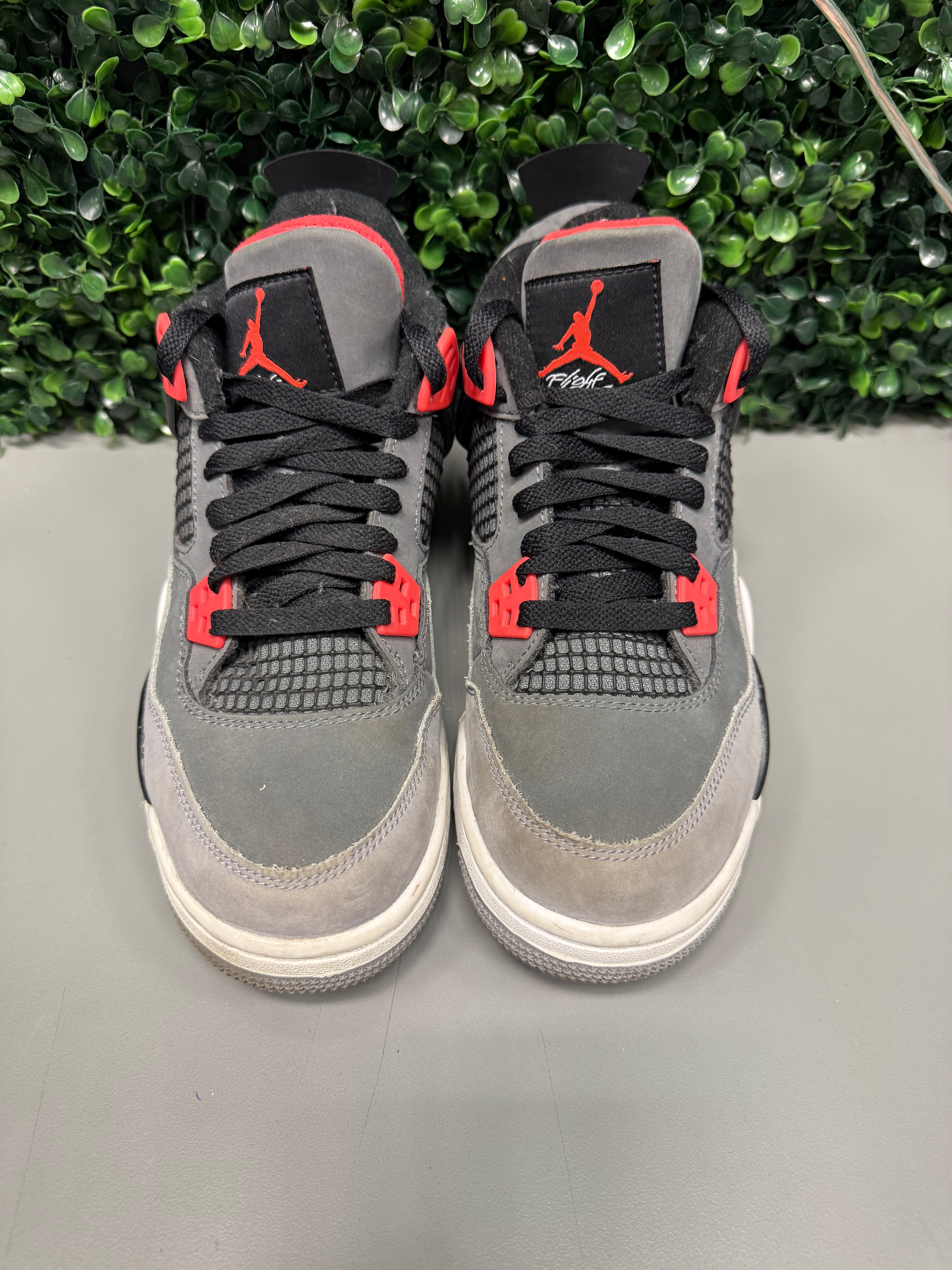 Jordan 4 "Infrared" Size 6Y Preowned