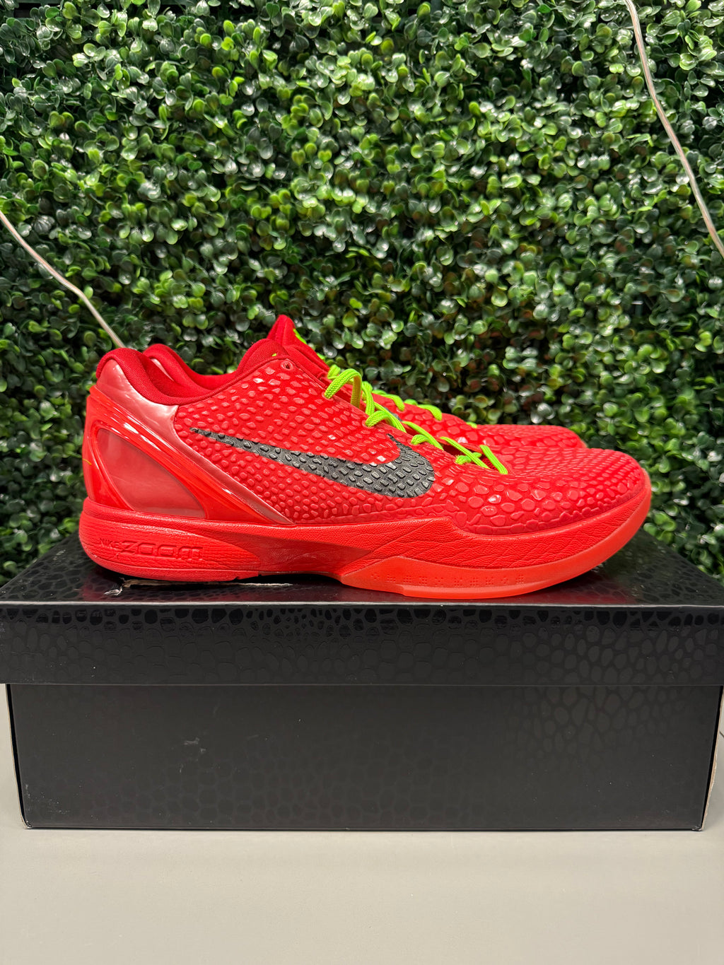 Nike Kobe 6 Protro "Reverse Grinch" Size 14 Preowned