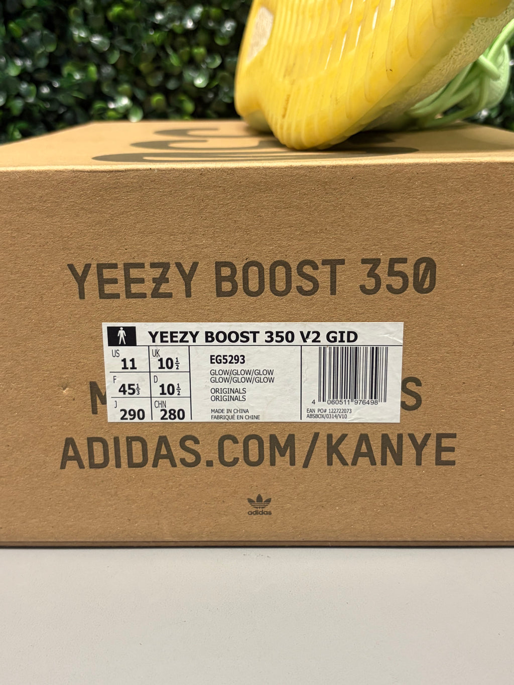 Adidas Yeezy Boost 350 V2 "Glow" Size 11 Preowned