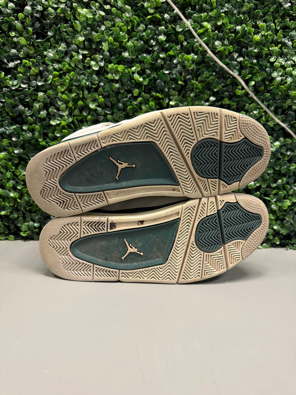 Jordan 4 "Oxidized Green" Size 12 Preowned