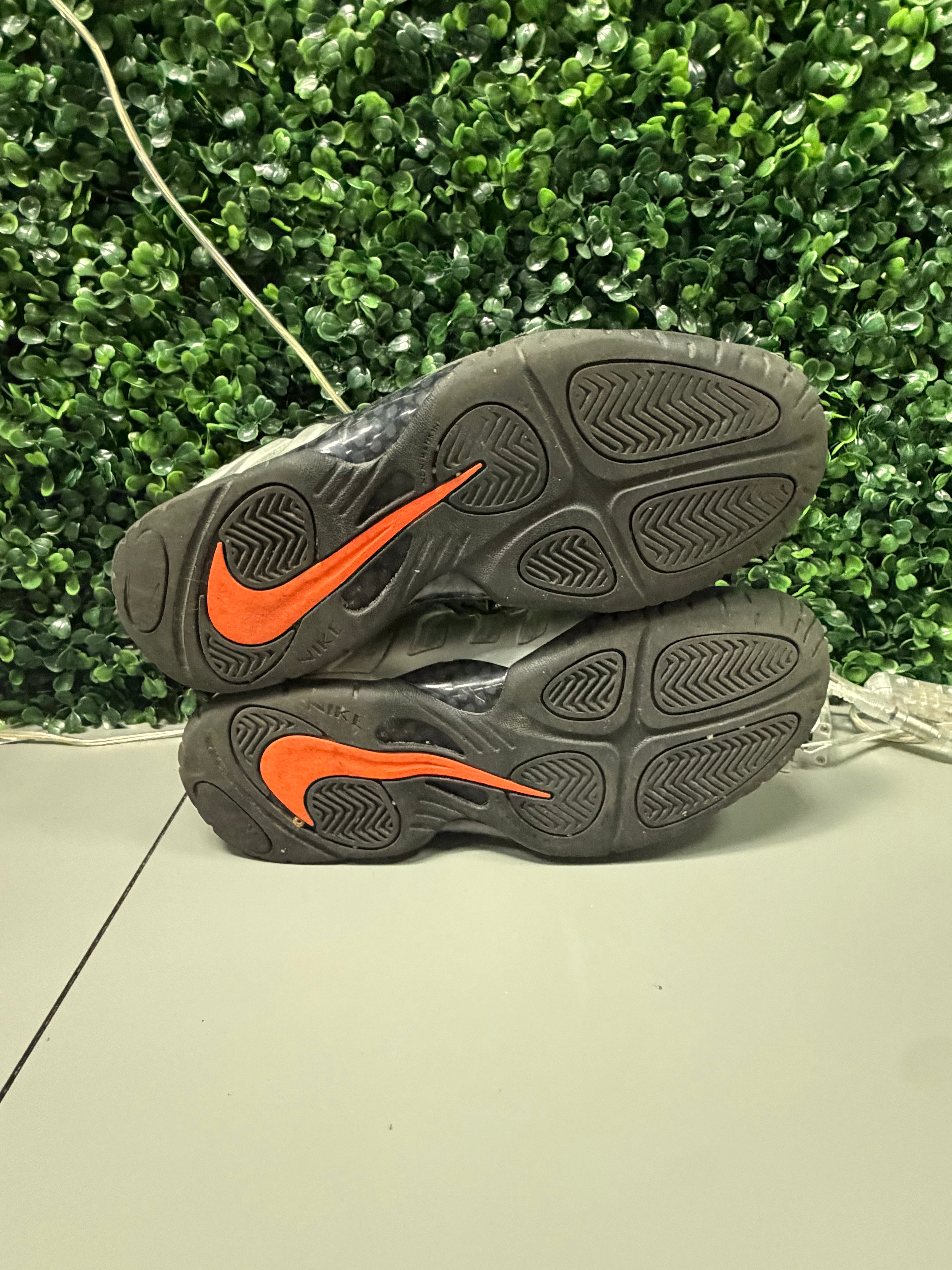 Nike Air Foamposite One "Halloween" Size 6.5Y Preowned