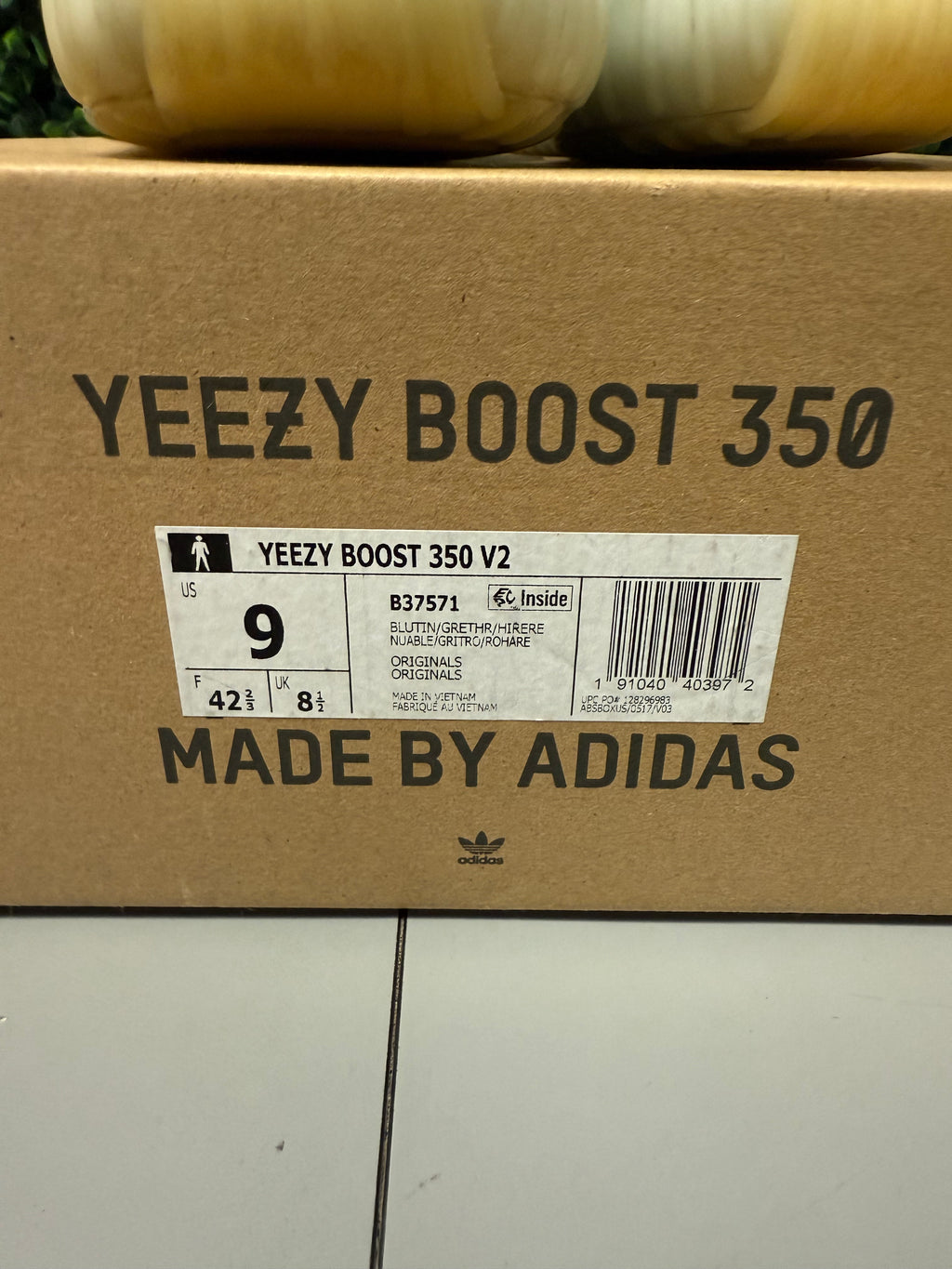 Yeezy 350 V2 "Blue Tint" Size 9 Preowned