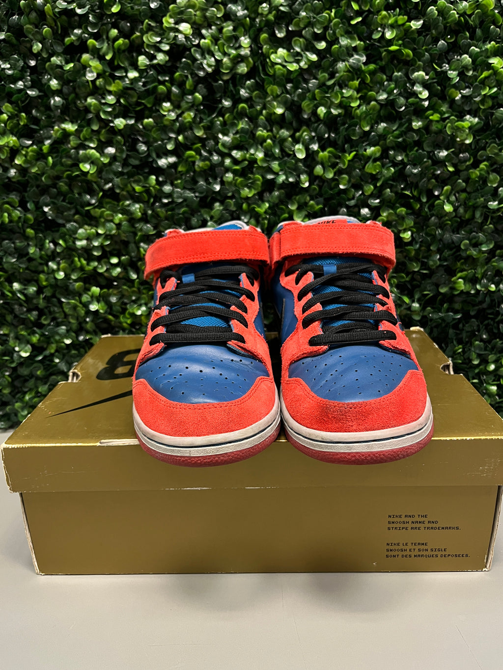 Nike SB Dunk Mid "Spiderman" Size 11 Preowned