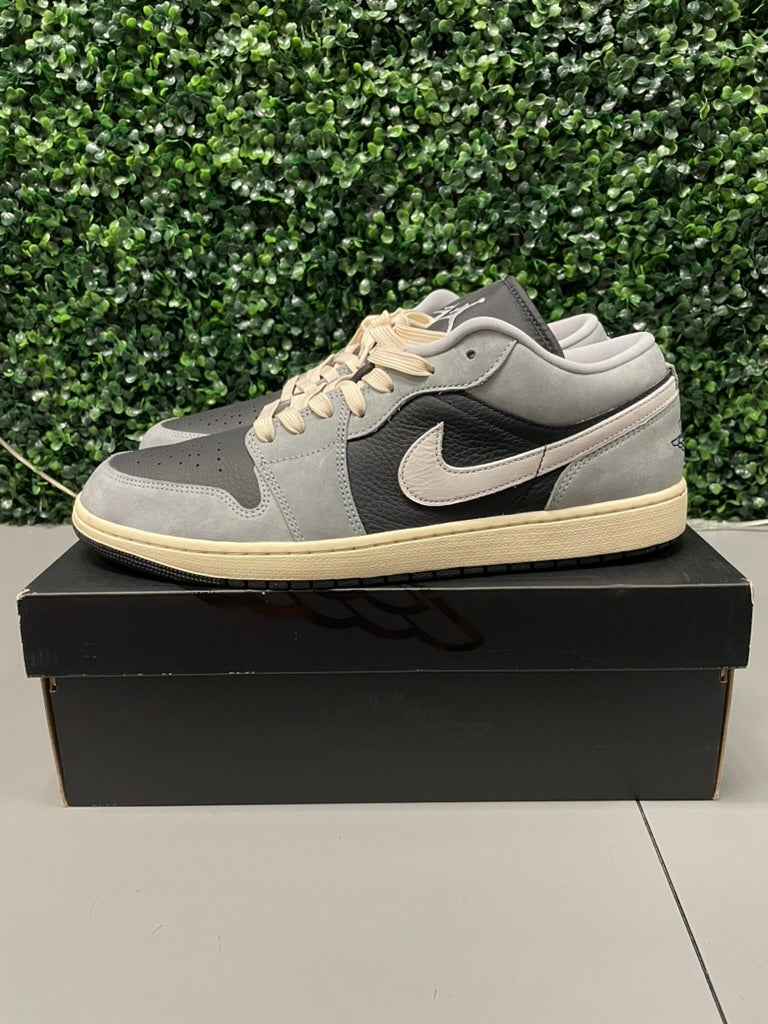 Jordan 1 Low "Light Smoke Grey Off Noir" Size 13 Preowned