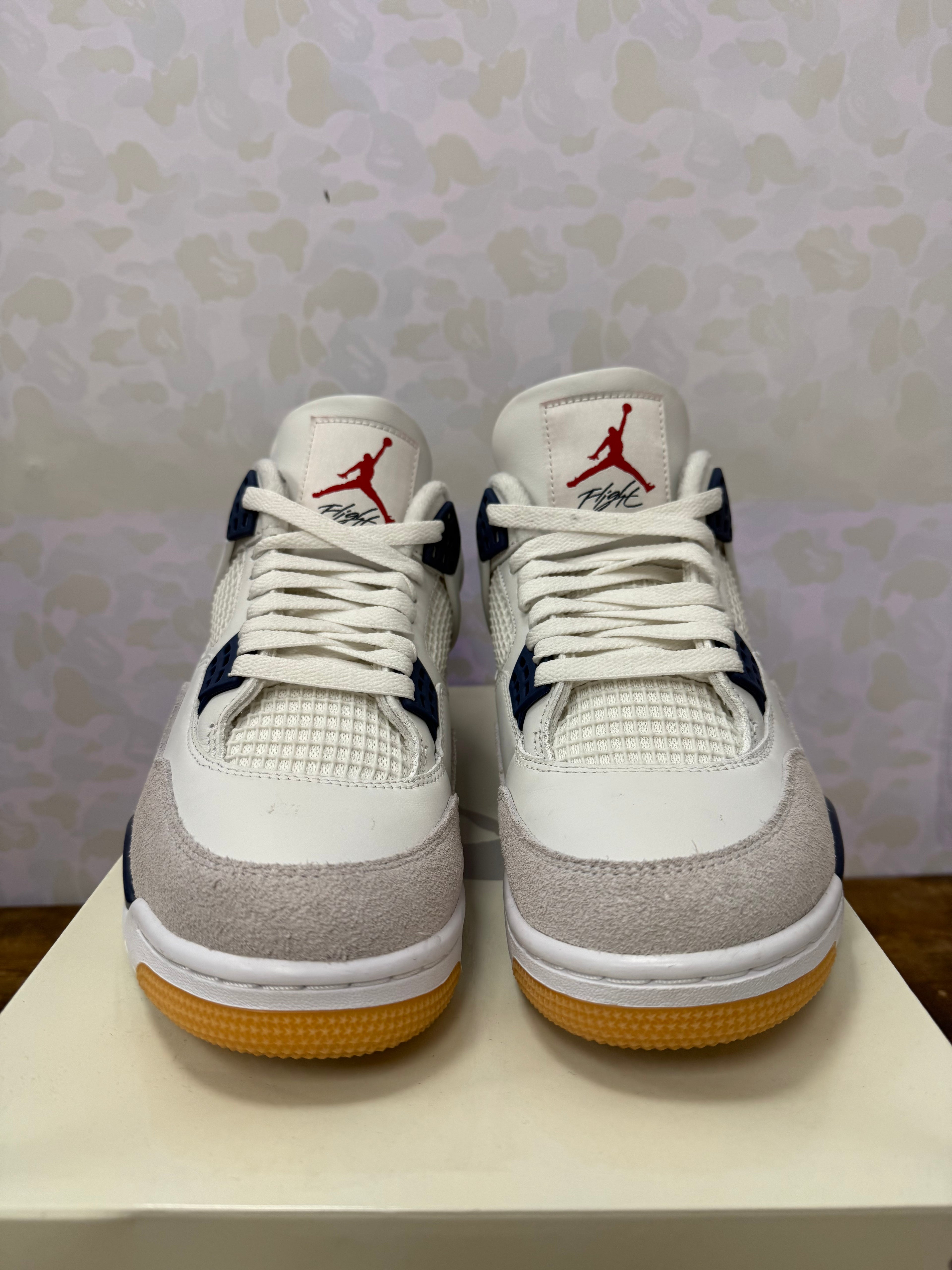 Jordan 4 SB “Navy” Size 8.5 Preowned