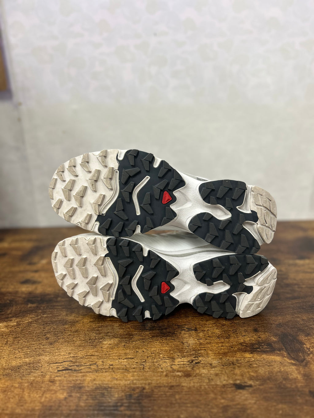 Salomon XT-4 OG “White Lunar Rock” Size 9.5M Preowned No Box