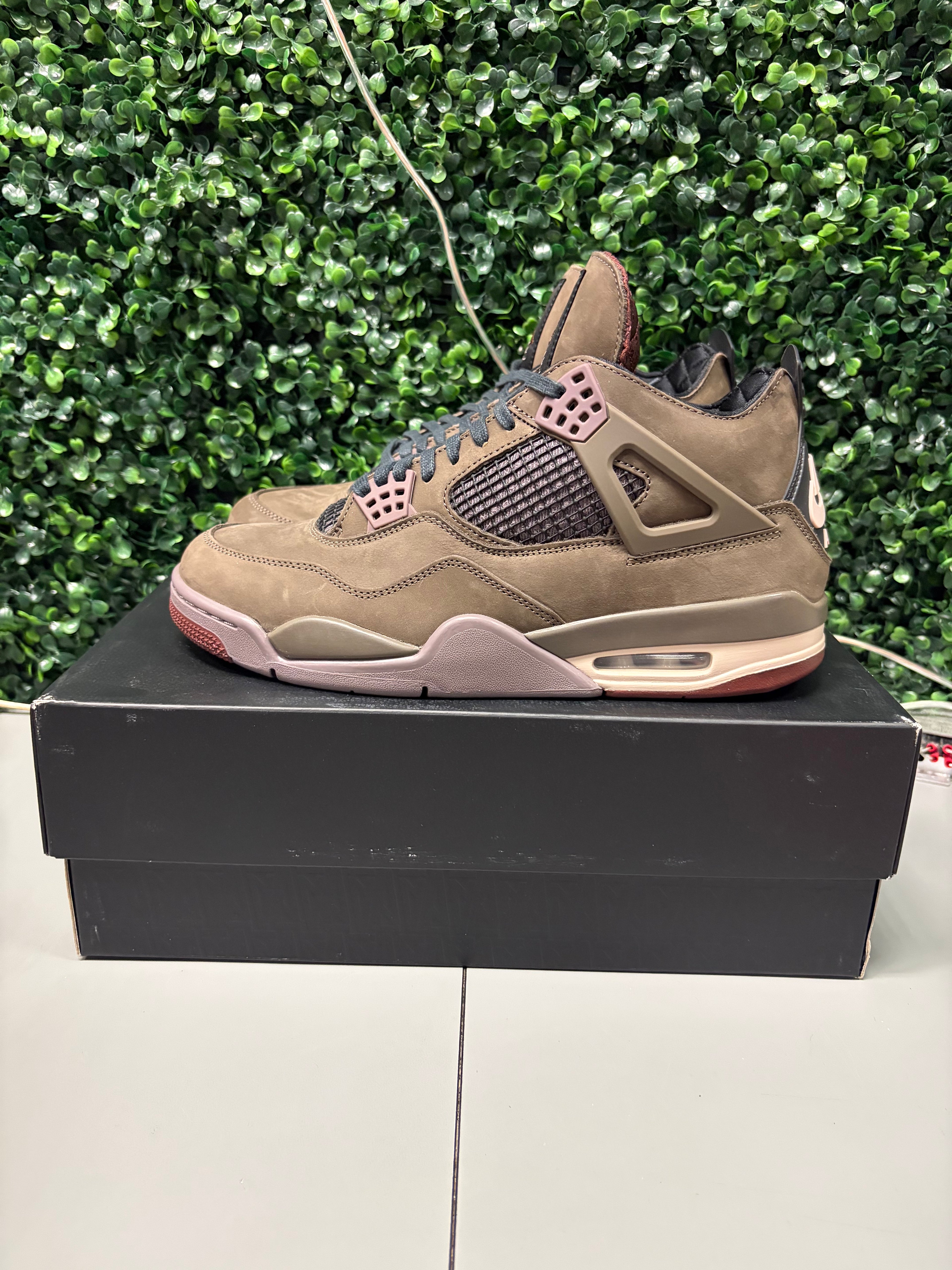 Jordan 4 Retro SP "A Ma Maniére Dark Mocha" Size 10.5 Preowned