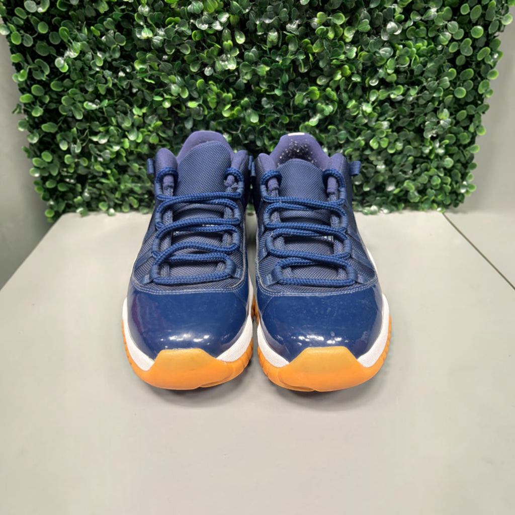 Jordan 11 Retro Low "Midnight Navy" Size 9 Preowned