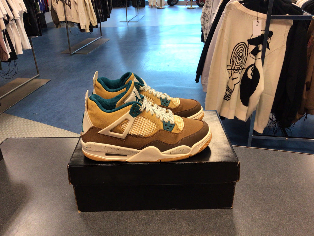 Jordan 4 Retro “cacao wow” (GS) preowned (replacement box) size 7y
