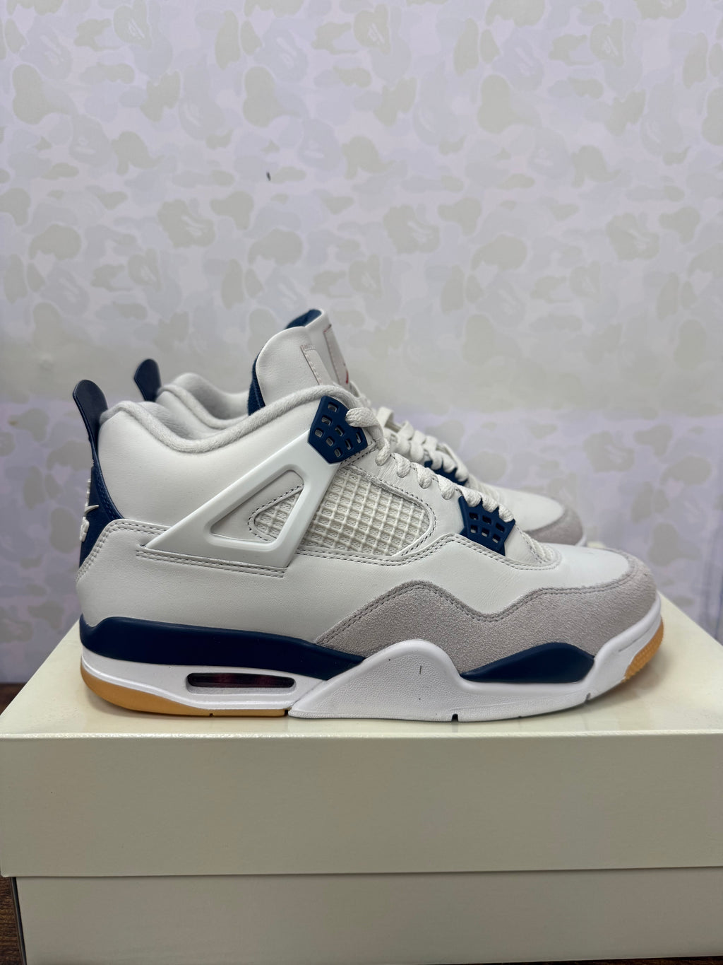 Jordan 4 SB “Navy” Size 8.5 Preowned