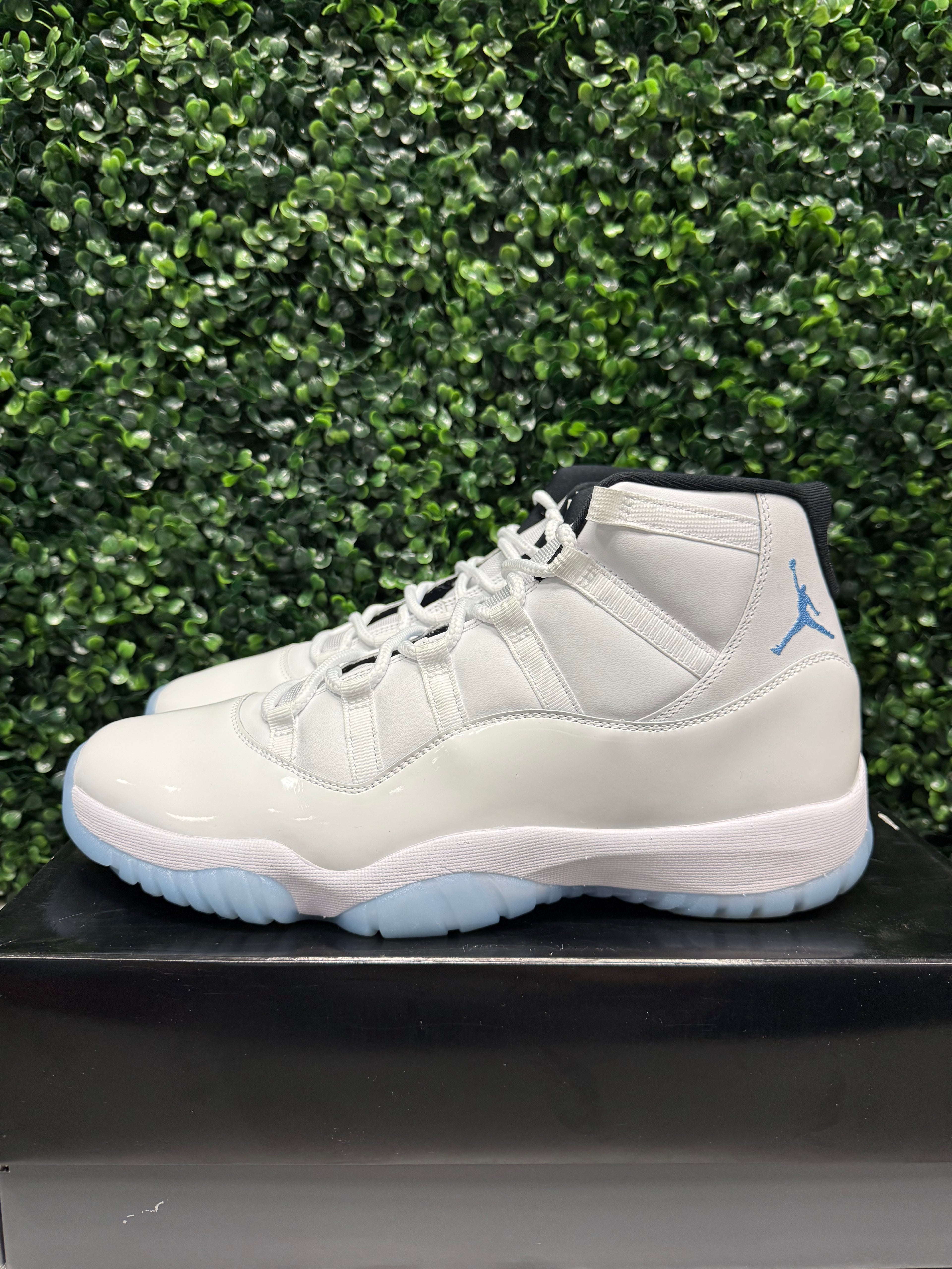 Jordan 11 High "Legend Blue" Size 13 Preowned